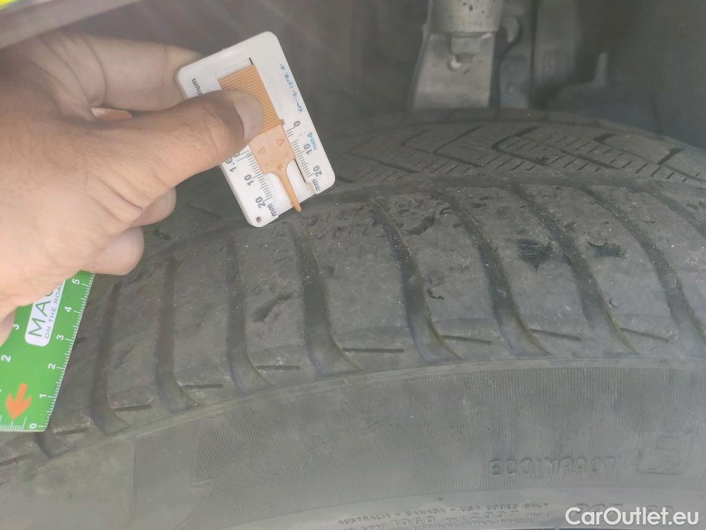 Volvo  XC90 VOLVO  / 2019 / 5P / todoterreno 2.0 B5 D5 AWD R-Design Auto #2