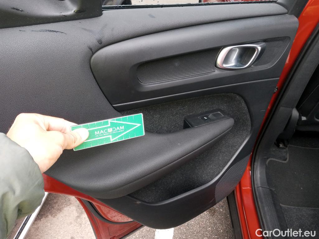 Volvo  XC 40 VOLVO XC40 / 2017 / 5P / todoterreno 1.5 T5 Twin Recharge R-Design Auto #4