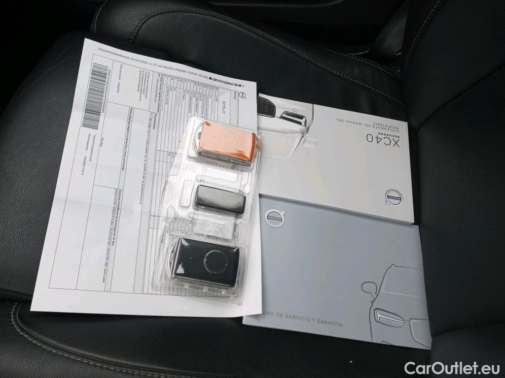 Volvo  XC 40 VOLVO XC40 / 2017 / 5P / todoterreno 1.5 T5 Twin Recharge R-Design Auto #9