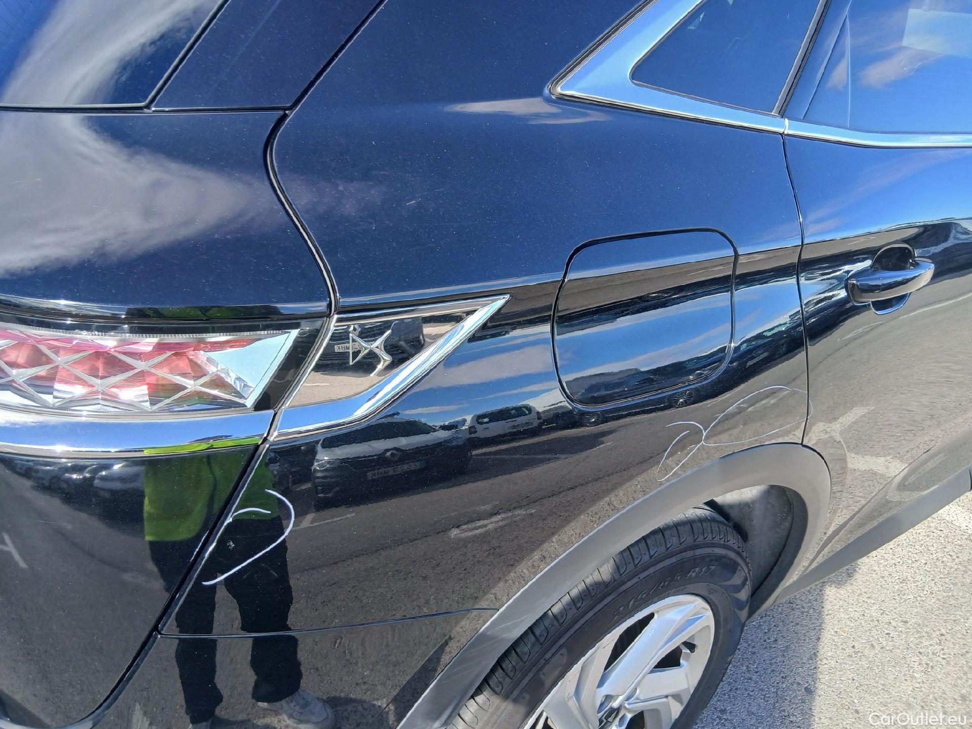  DS  DS7 DS DS 7 Crossback / 2017 / 5P / todoterreno BlueHDi DE 96kW (130CV) BE CHIC #32