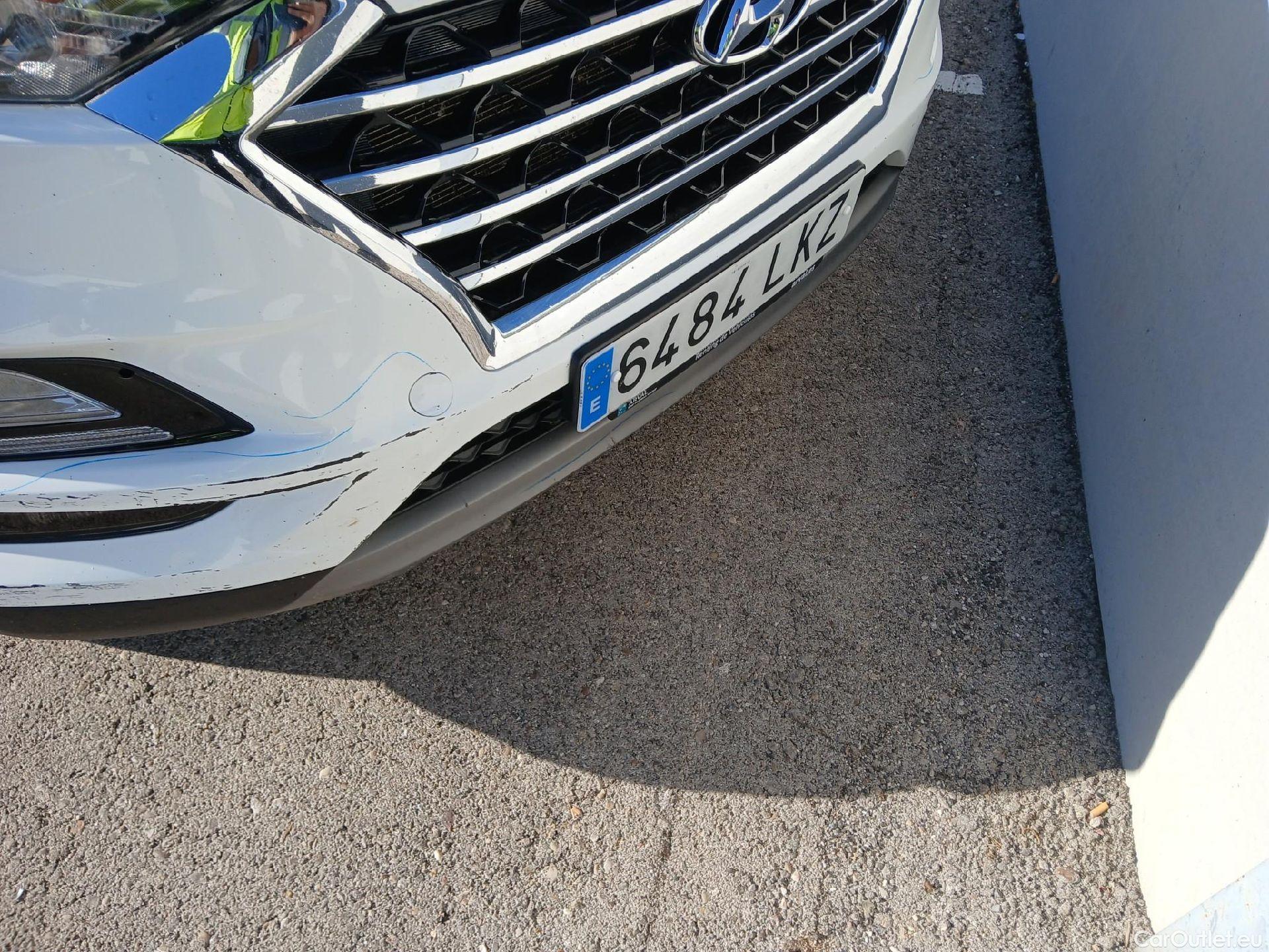  Hyundai  Tucson HYUNDAI  / 2018 / 5P / todoterreno 1.6 CRDI 85kW (116CV) 48V SLE 4X2(SP)(SL) #11