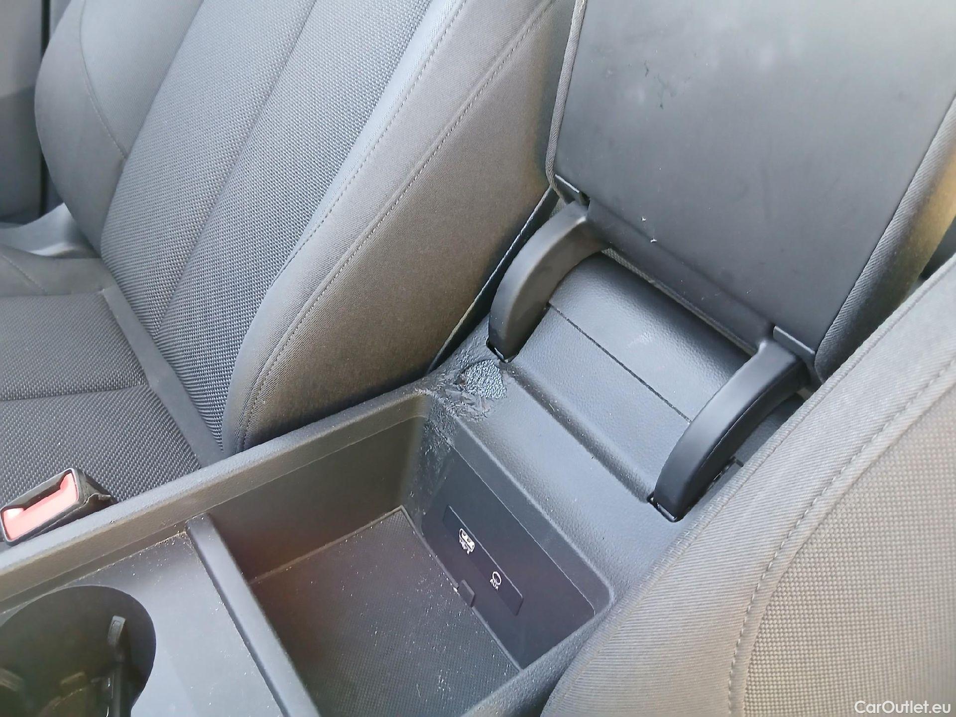  Audi  Q5 AUDI  / 2016 / 5P / todoterreno Design 35 TDI 120kW quattro S tronic #19