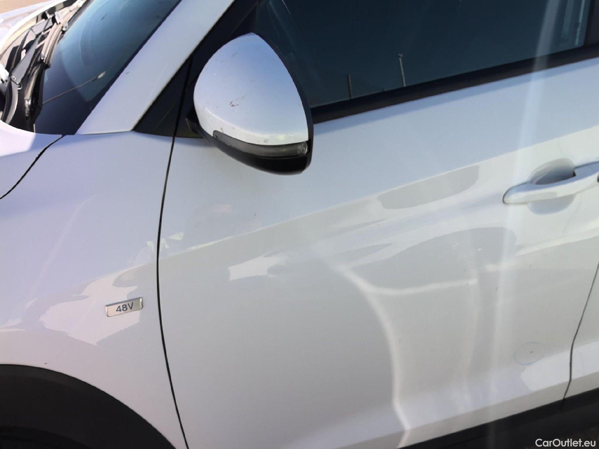  Hyundai  Tucson HYUNDAI  / 2018 / 5P / todoterreno 1.6 CRDI 85kW (116CV) 48V SLE 4X2(SP)(SL) #31