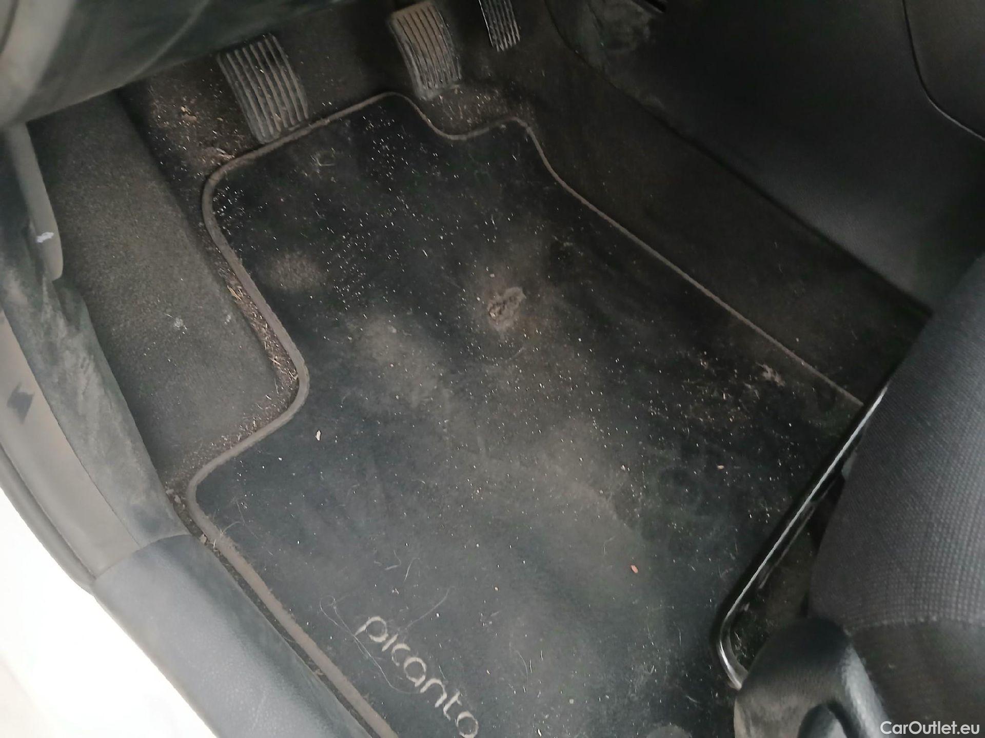  KIA  Picanto KIA  / 2020 / 5P / berlina con portón 1.0 DPi 49kW (67CV) Concept Pack Comfort #4