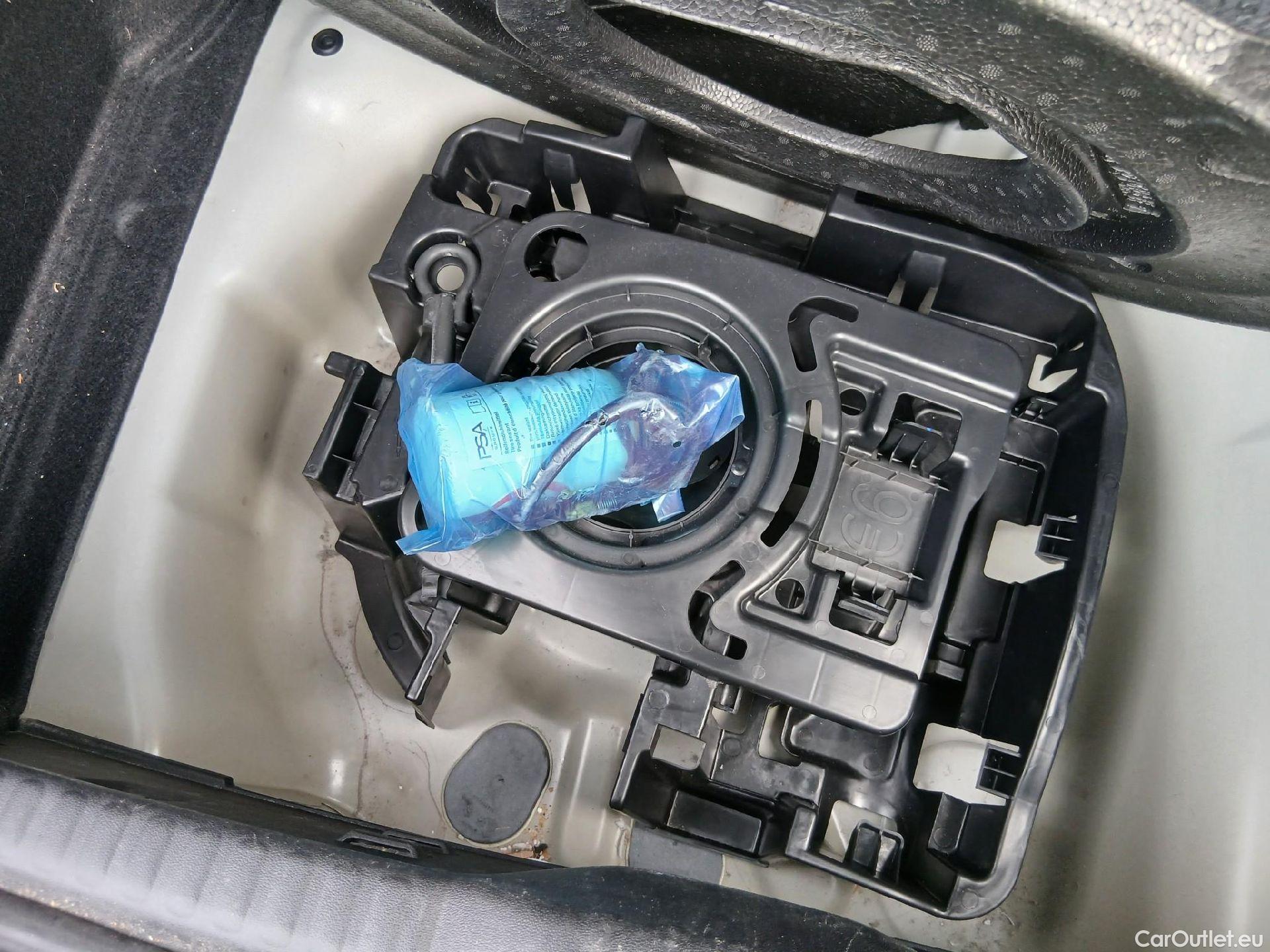  Citroen  C3 CITROEN  / 2020 / 5P / berlina con portón BlueHDi 75KW (100CV) S&S Live Pack #38