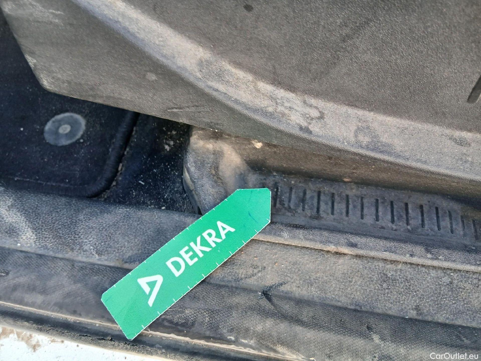  Ford  Kuga FORD  / 2016 / 5P / todoterreno 1.5 EcoBoost 88kW 4x2 Trend+ (CX) #24