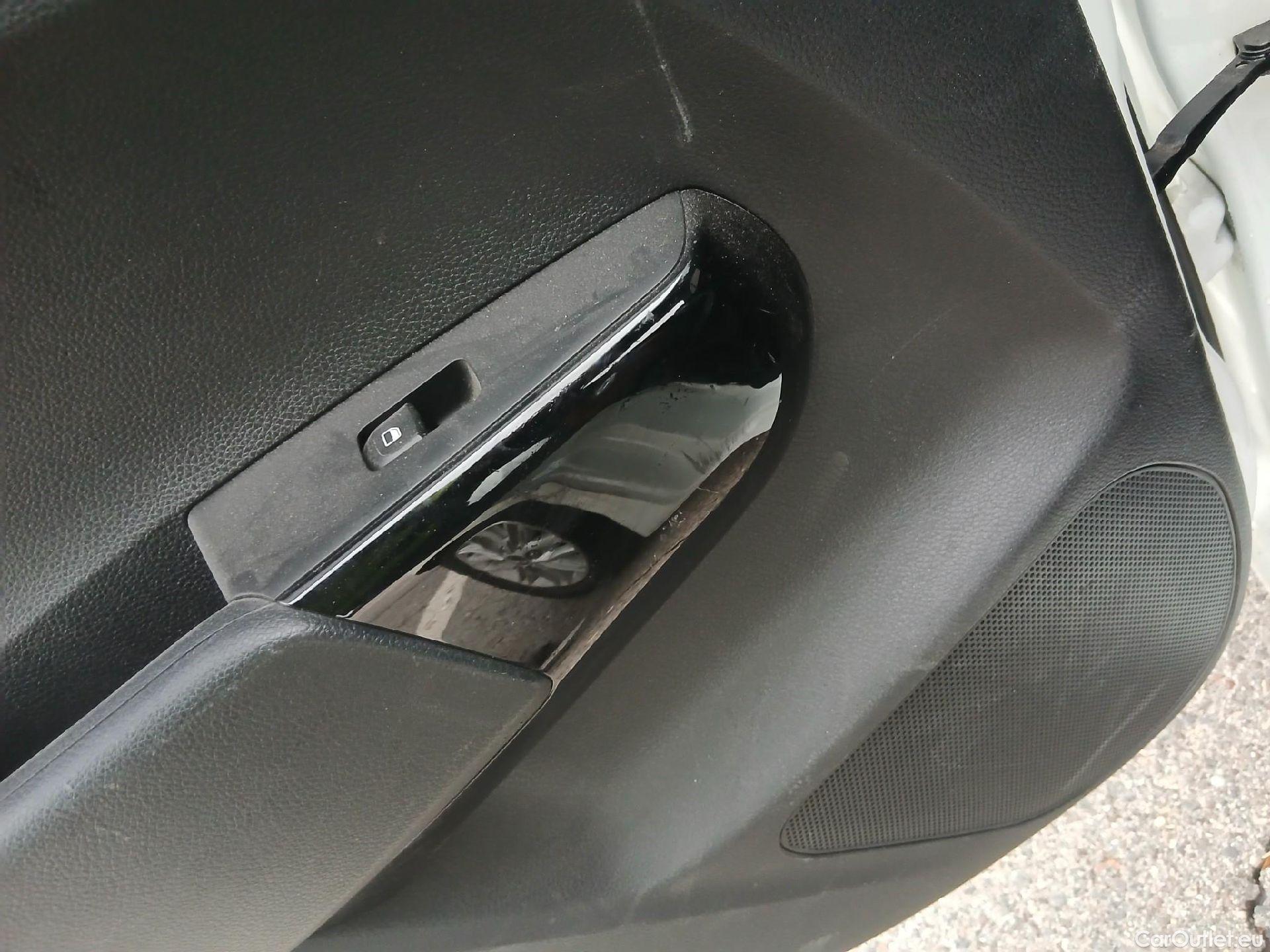  KIA  Picanto KIA  / 2020 / 5P / berlina con portón 1.0 DPi 49kW (67CV) Concept Pack Comfort #6