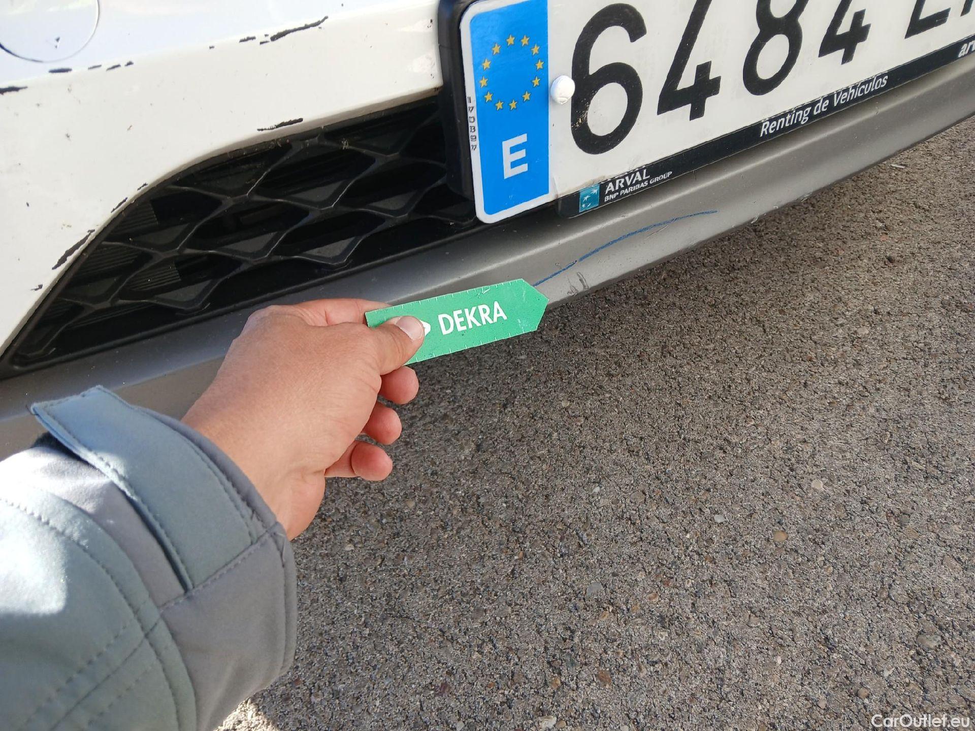  Hyundai  Tucson HYUNDAI  / 2018 / 5P / todoterreno 1.6 CRDI 85kW (116CV) 48V SLE 4X2(SP)(SL) #12