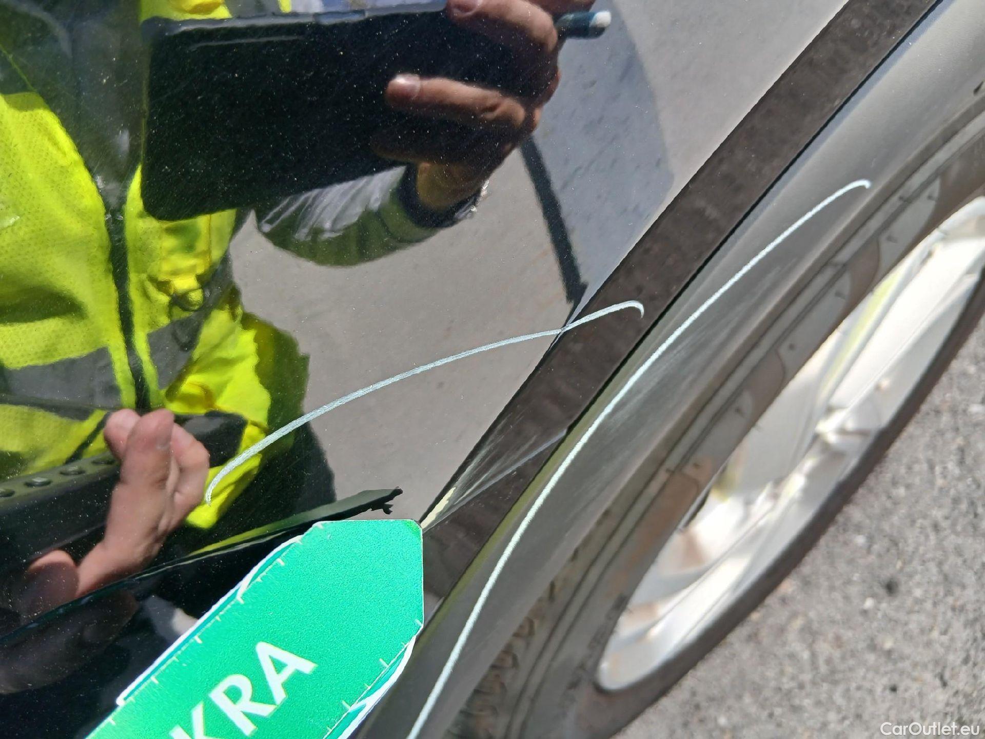  DS  DS7 DS DS 7 Crossback / 2017 / 5P / todoterreno BlueHDi DE 96kW (130CV) BE CHIC #22