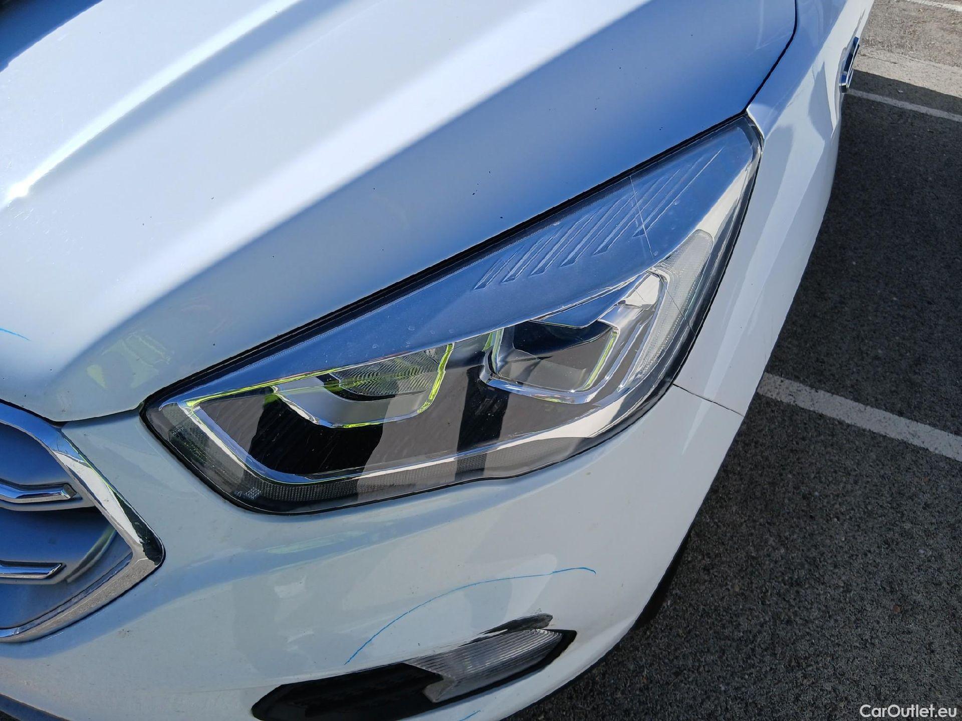  Ford  Kuga FORD  / 2016 / 5P / todoterreno 1.5 EcoBoost 88kW 4x2 Trend+ (CX) #3