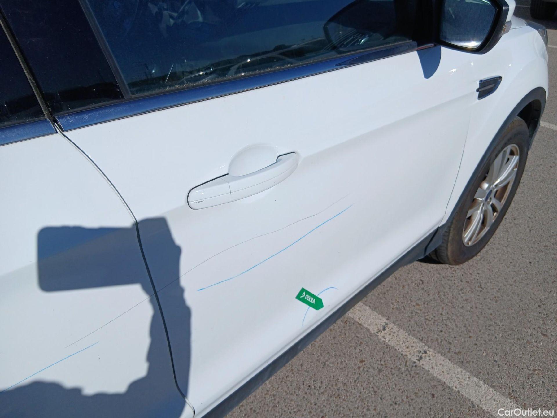  Ford  Kuga FORD  / 2016 / 5P / todoterreno 1.5 EcoBoost 88kW 4x2 Trend+ (CX) #45