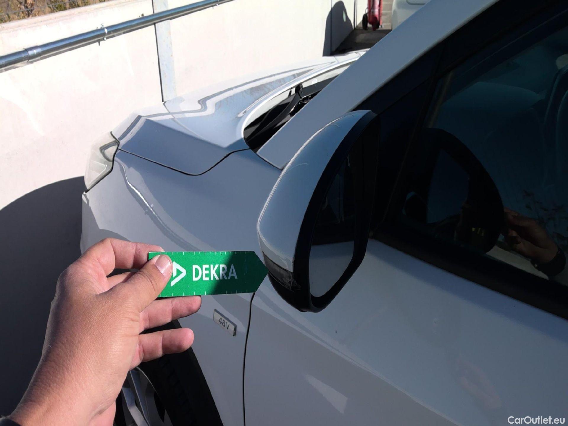  Hyundai  Tucson HYUNDAI  / 2018 / 5P / todoterreno 1.6 CRDI 85kW (116CV) 48V SLE 4X2(SP)(SL) #30