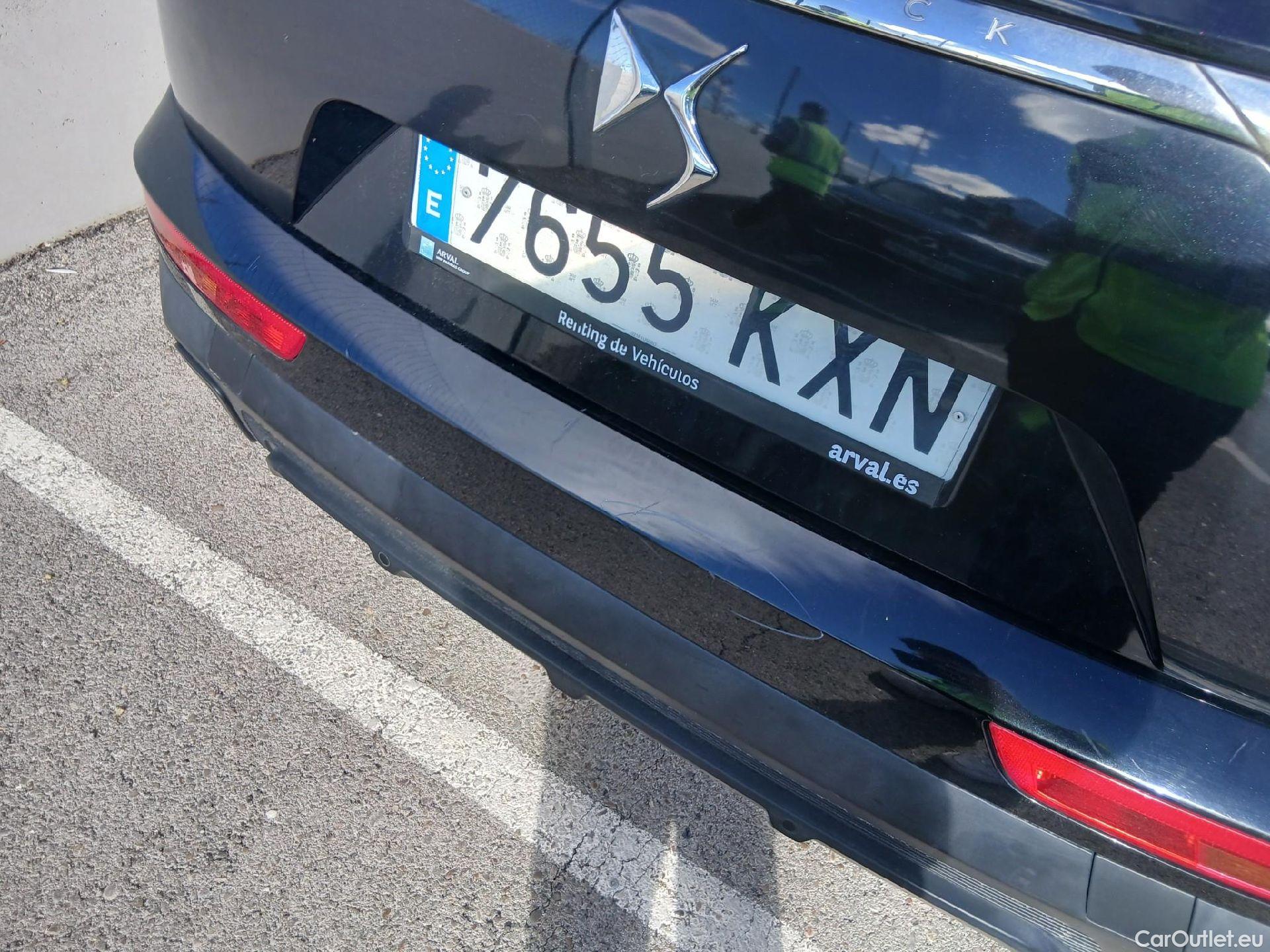  DS  DS7 DS DS 7 Crossback / 2017 / 5P / todoterreno BlueHDi DE 96kW (130CV) BE CHIC #28