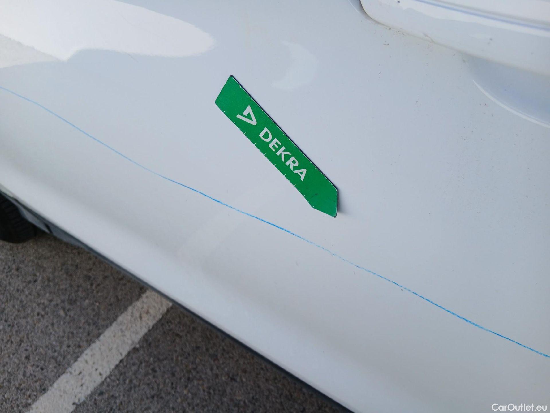  Ford  Kuga FORD  / 2016 / 5P / todoterreno 1.5 EcoBoost 88kW 4x2 Trend+ (CX) #18