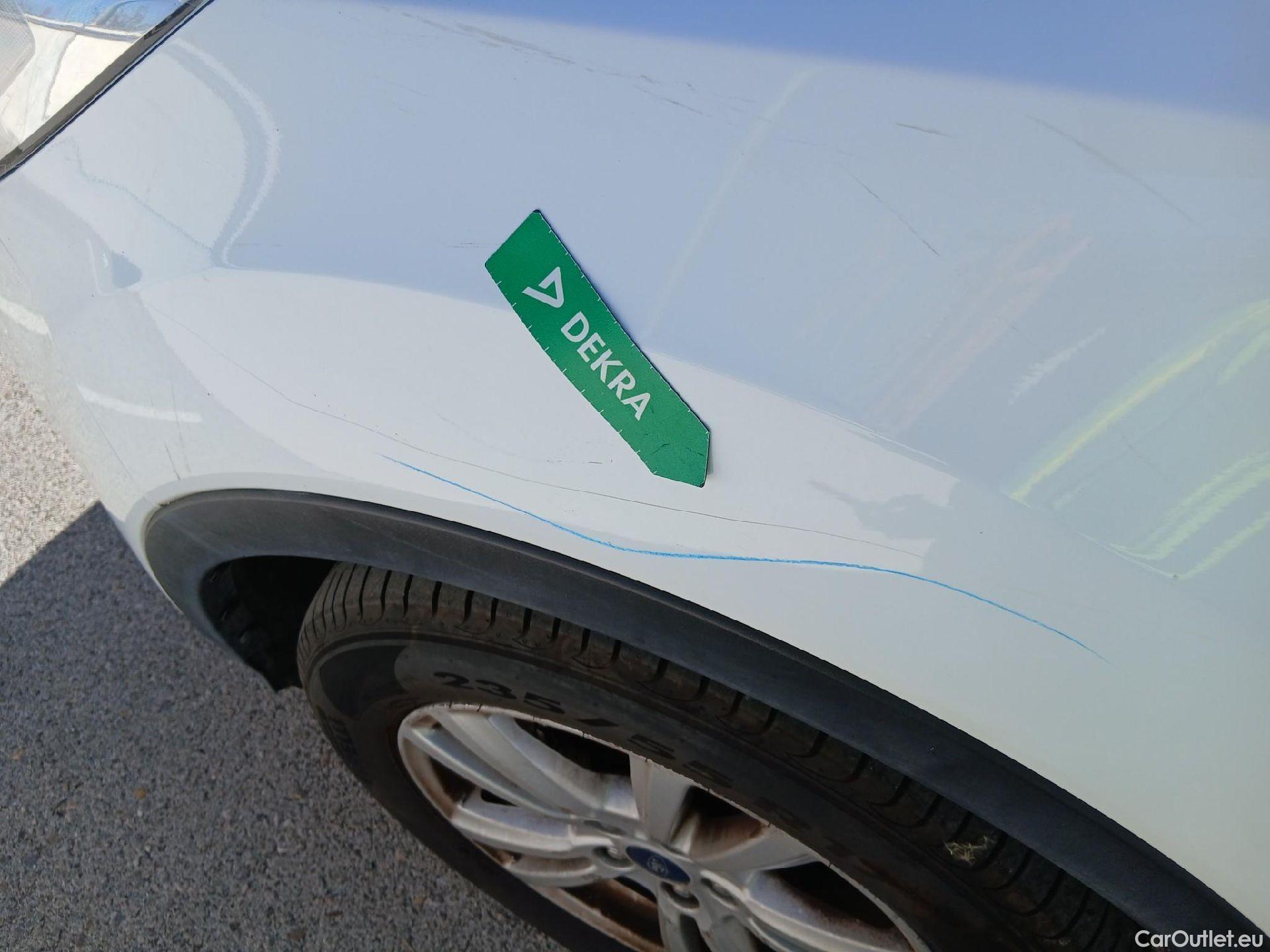  Ford  Kuga FORD  / 2016 / 5P / todoterreno 1.5 EcoBoost 88kW 4x2 Trend+ (CX) #14