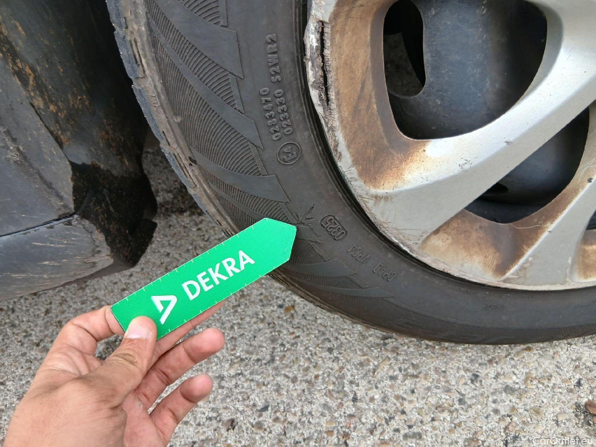  Citroen  C3 CITROEN  / 2020 / 5P / berlina con portón BlueHDi 75KW (100CV) S&S Live Pack #31