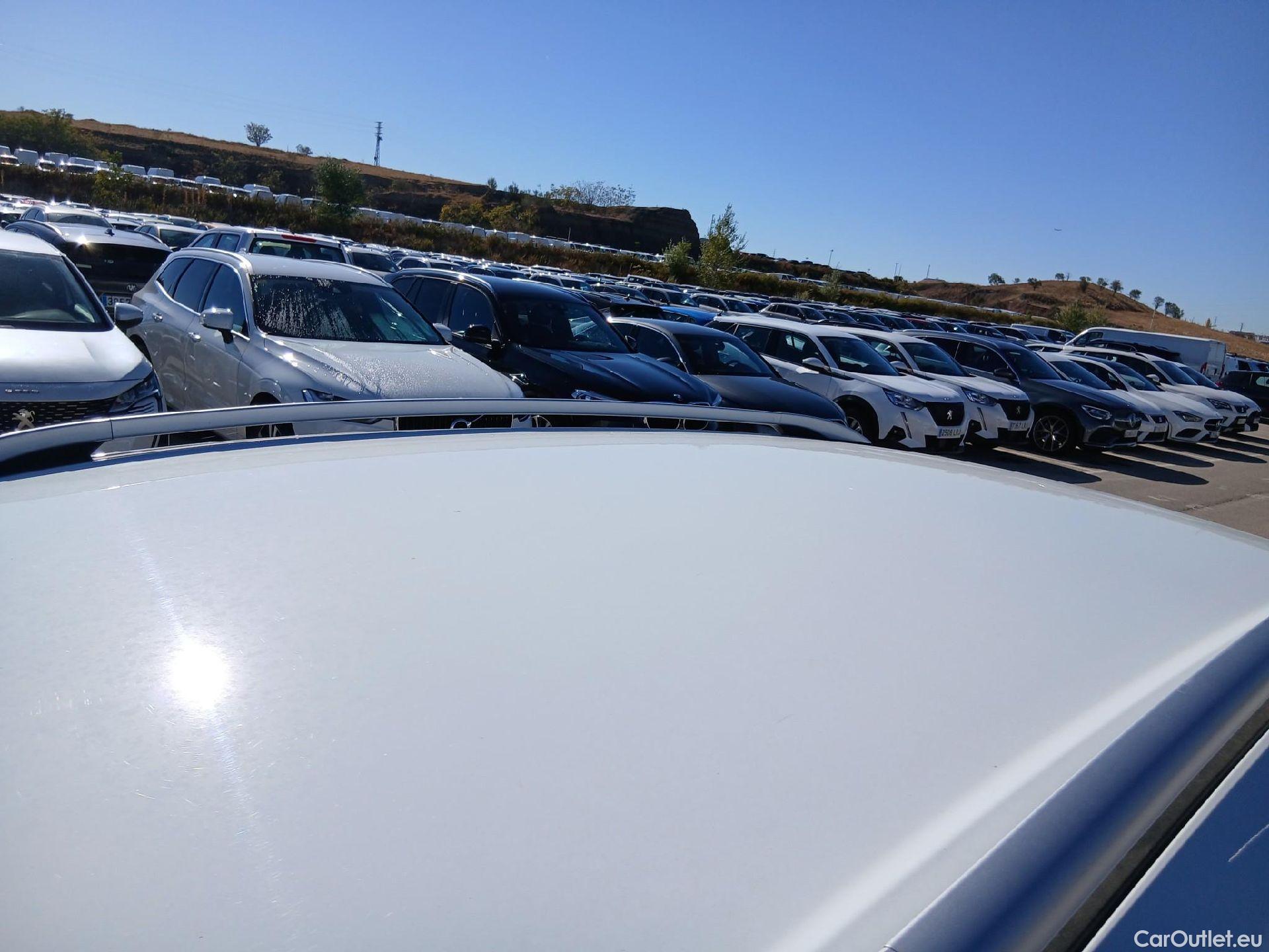  Ford  Kuga FORD  / 2016 / 5P / todoterreno 1.5 EcoBoost 88kW 4x2 Trend+ (CX) #26