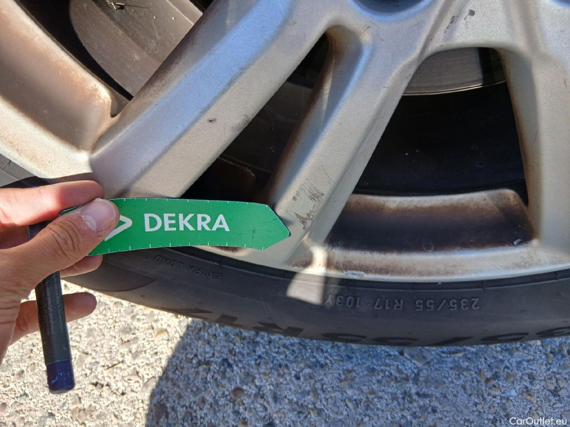  Ford  Kuga FORD  / 2016 / 5P / todoterreno 1.5 EcoBoost 88kW 4x2 Trend+ (CX) #49