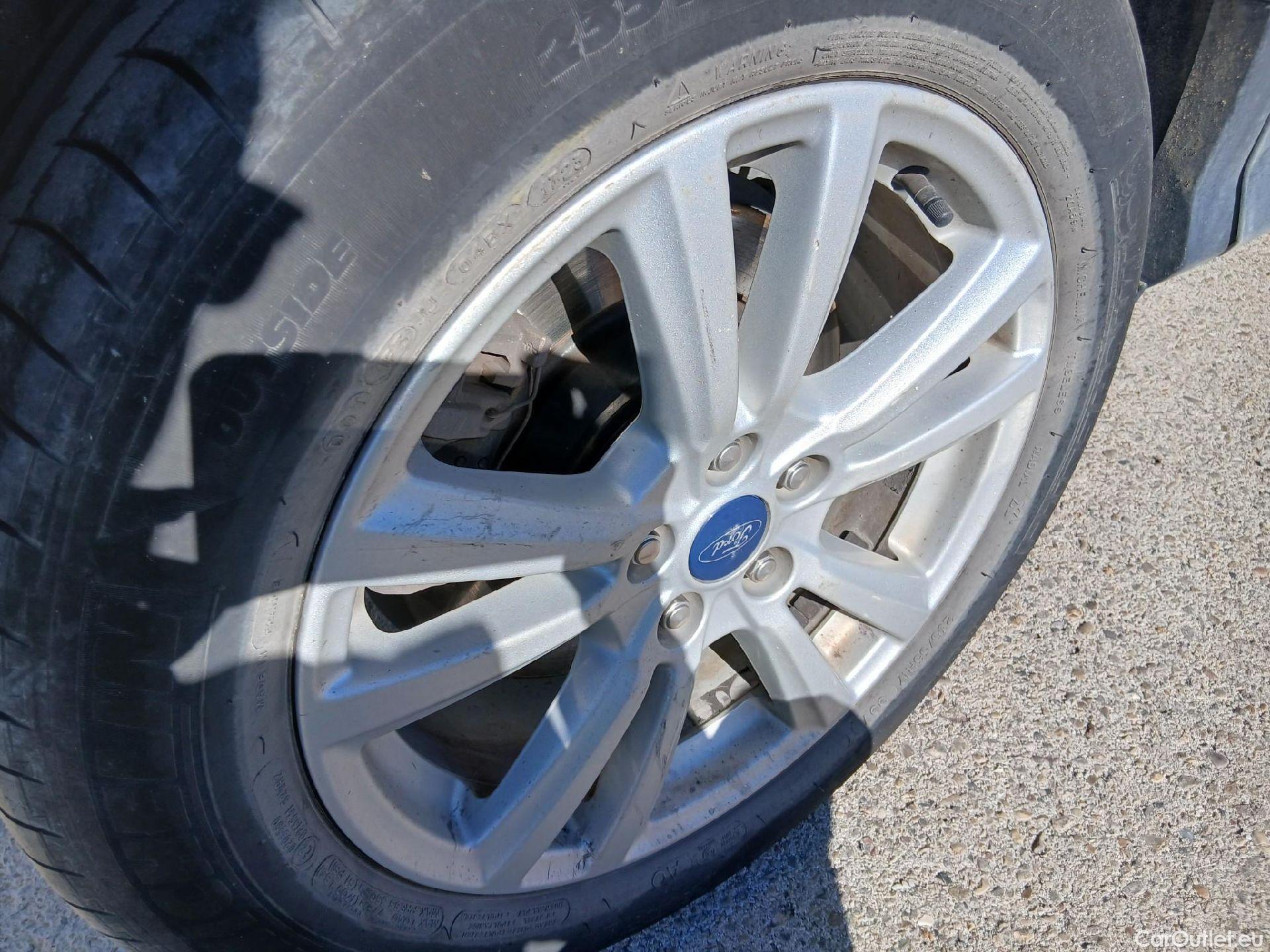  Ford  Kuga FORD  / 2016 / 5P / todoterreno 1.5 EcoBoost 88kW 4x2 Trend+ (CX) #37