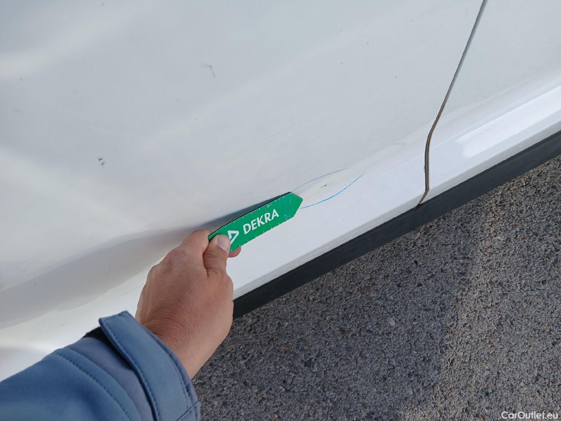  Hyundai  Tucson HYUNDAI  / 2018 / 5P / todoterreno 1.6 CRDI 85kW (116CV) 48V SLE 4X2(SP)(SL) #18