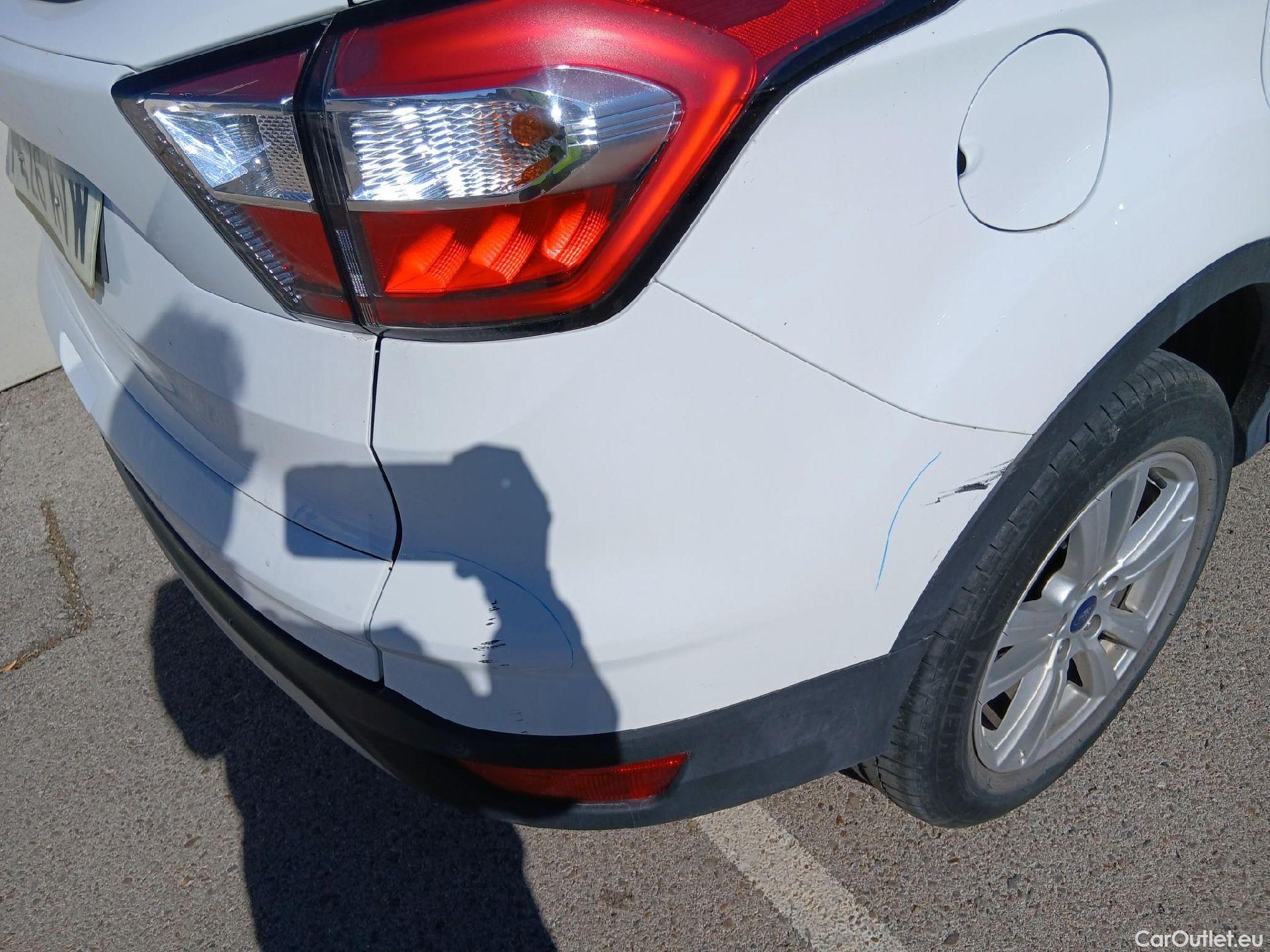  Ford  Kuga FORD  / 2016 / 5P / todoterreno 1.5 EcoBoost 88kW 4x2 Trend+ (CX) #34