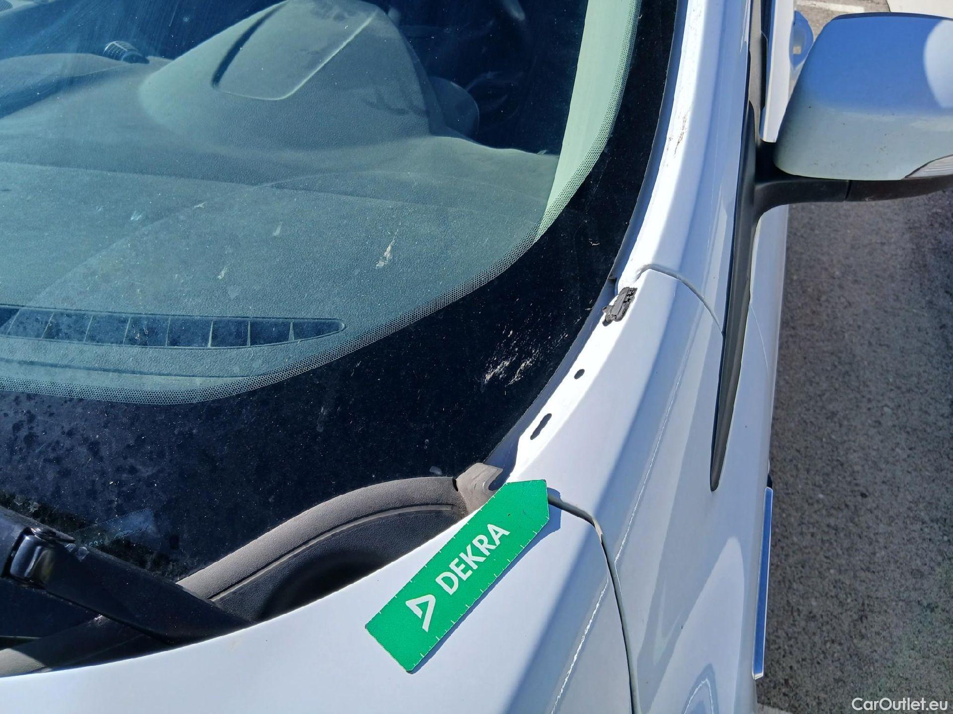  Ford  Kuga FORD  / 2016 / 5P / todoterreno 1.5 EcoBoost 88kW 4x2 Trend+ (CX) #11