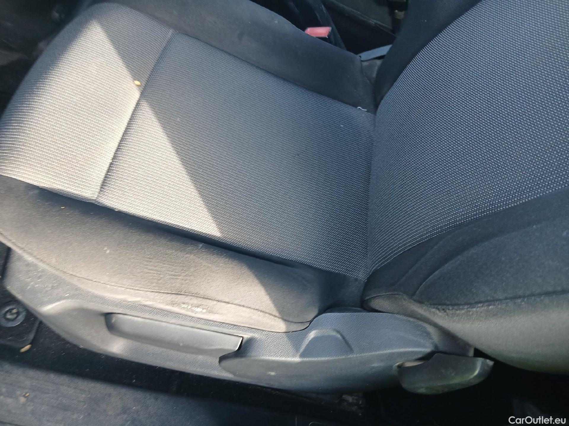  Citroen  Berlingo CITROEN  / 2018 / 4P / combi Talla M BlueHDi 100 S&S LIVE (AC) #17