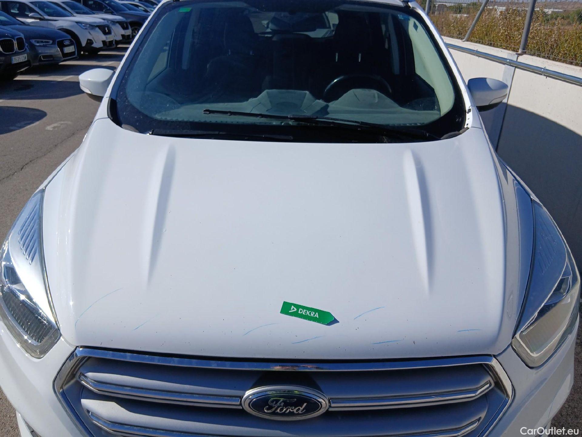  Ford  Kuga FORD  / 2016 / 5P / todoterreno 1.5 EcoBoost 88kW 4x2 Trend+ (CX) #8