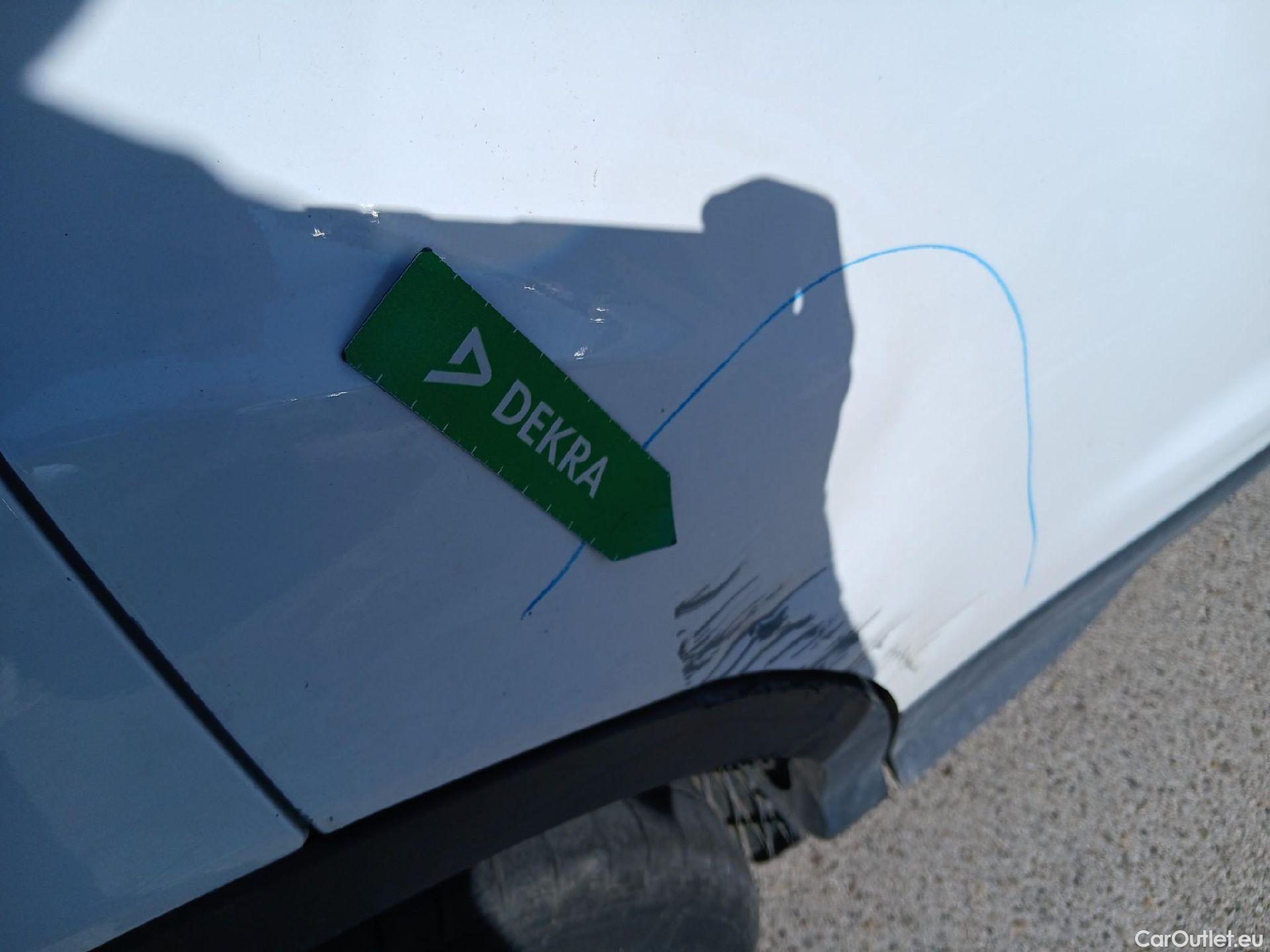  Ford  Kuga FORD  / 2016 / 5P / todoterreno 1.5 EcoBoost 88kW 4x2 Trend+ (CX) #40