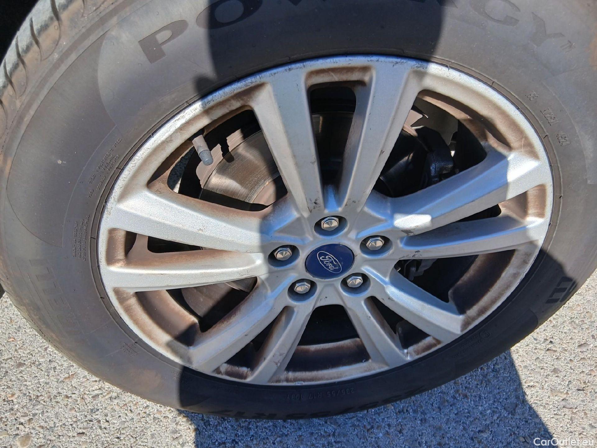  Ford  Kuga FORD  / 2016 / 5P / todoterreno 1.5 EcoBoost 88kW 4x2 Trend+ (CX) #48