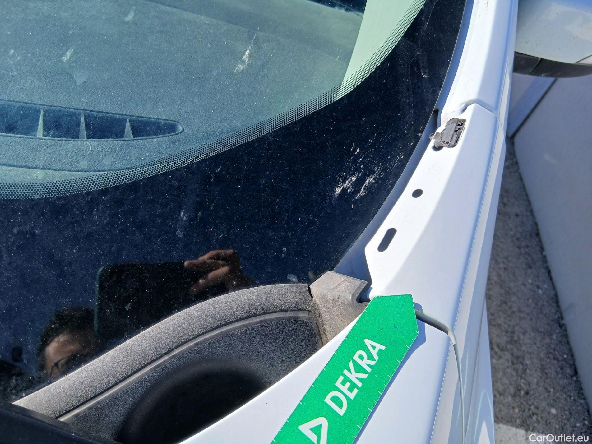  Ford  Kuga FORD  / 2016 / 5P / todoterreno 1.5 EcoBoost 88kW 4x2 Trend+ (CX) #12