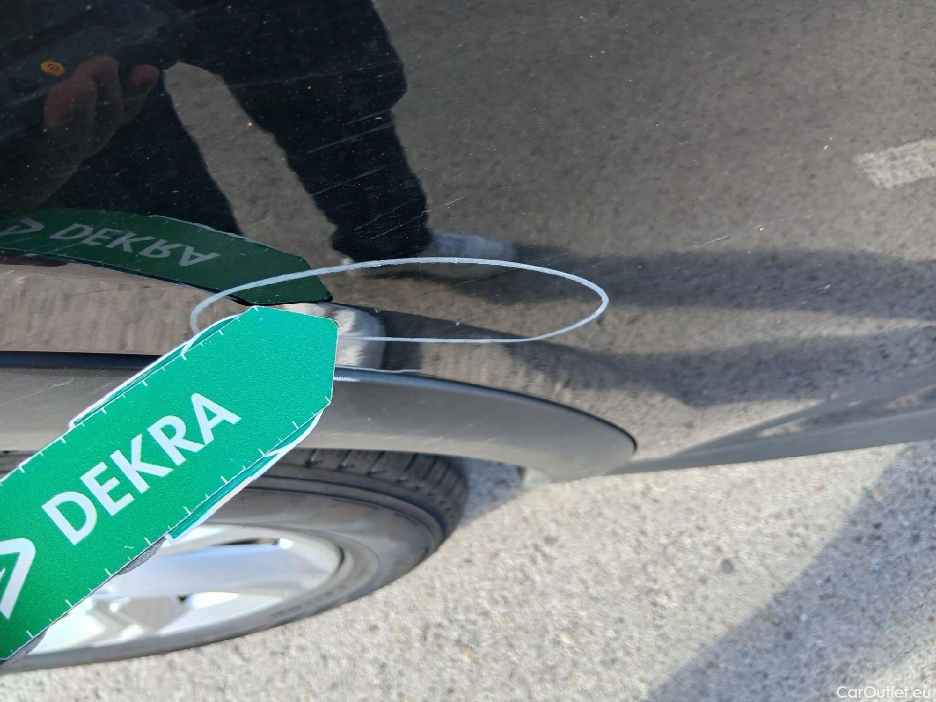  DS  DS7 DS DS 7 Crossback / 2017 / 5P / todoterreno BlueHDi DE 96kW (130CV) BE CHIC #35