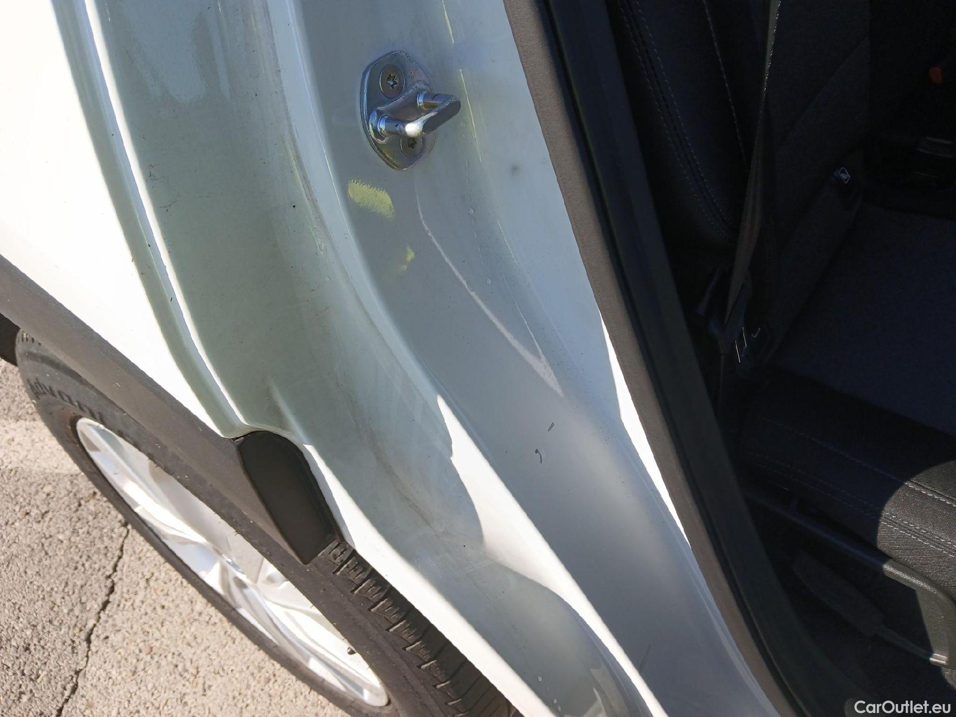  Hyundai  Tucson HYUNDAI  / 2018 / 5P / todoterreno 1.6 CRDI 85kW (116CV) 48V SLE 4X2(SP)(SL) #4