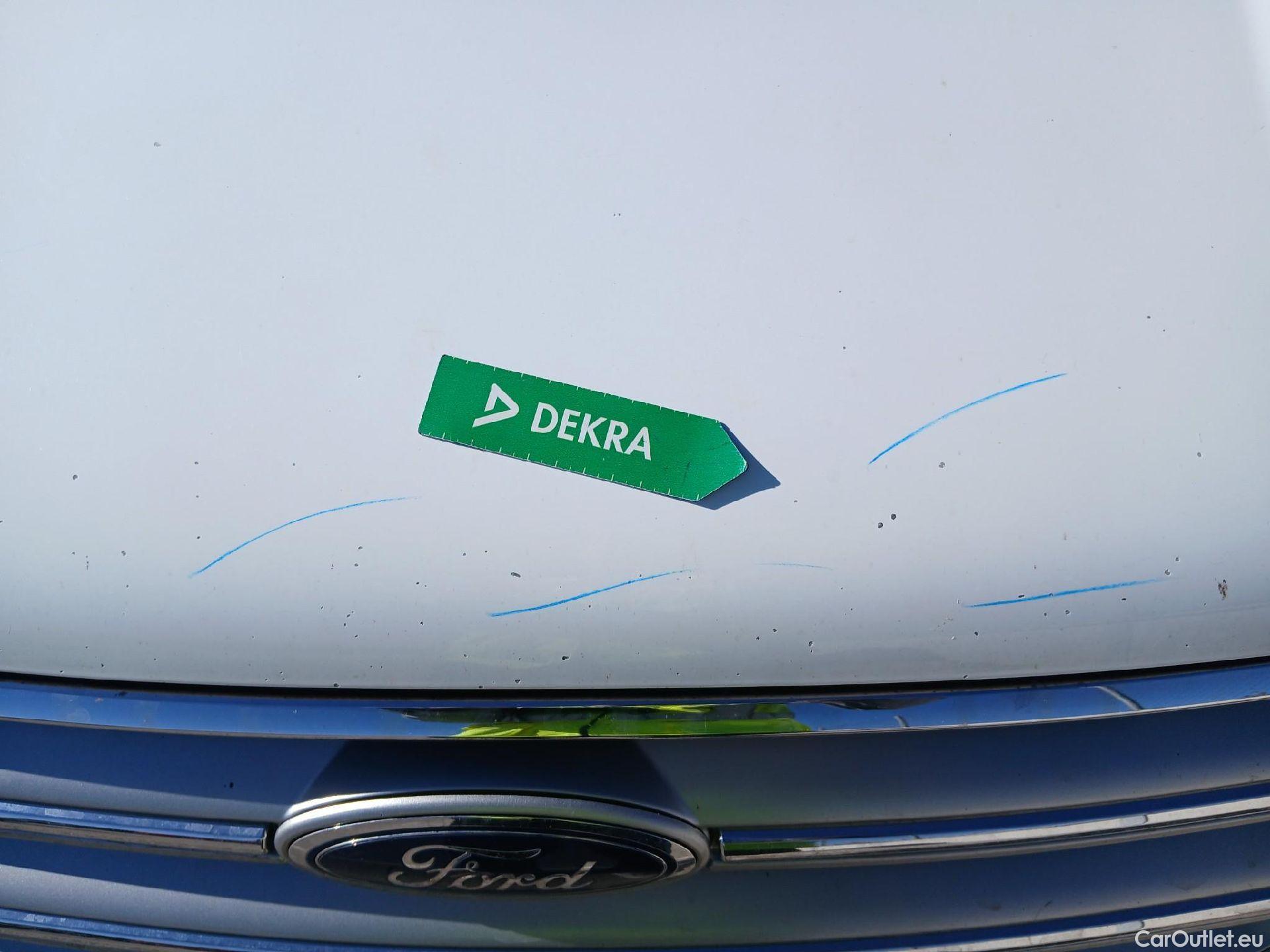  Ford  Kuga FORD  / 2016 / 5P / todoterreno 1.5 EcoBoost 88kW 4x2 Trend+ (CX) #9