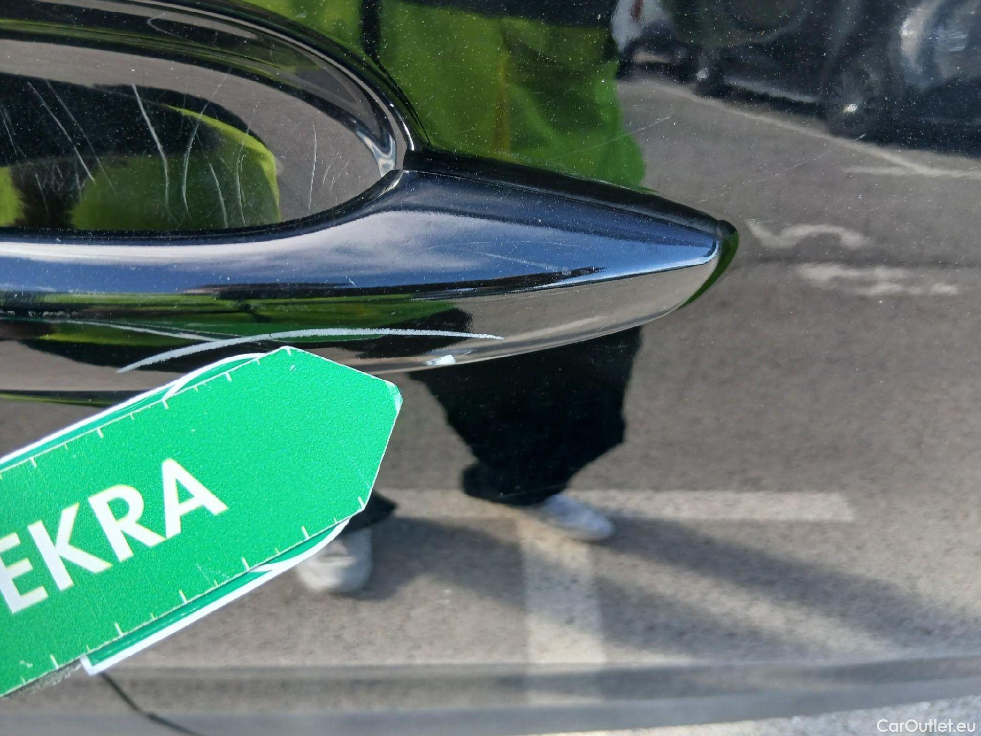  DS  DS7 DS DS 7 Crossback / 2017 / 5P / todoterreno BlueHDi DE 96kW (130CV) BE CHIC #36