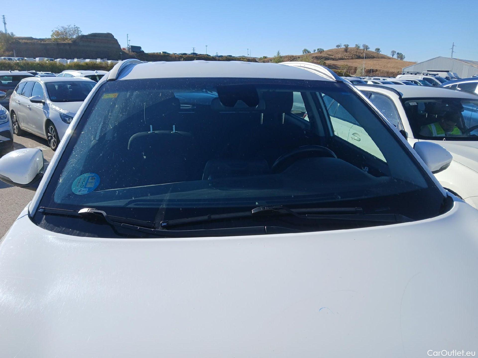  Hyundai  Tucson HYUNDAI  / 2018 / 5P / todoterreno 1.6 CRDI 85kW (116CV) 48V SLE 4X2(SP)(SL) #17