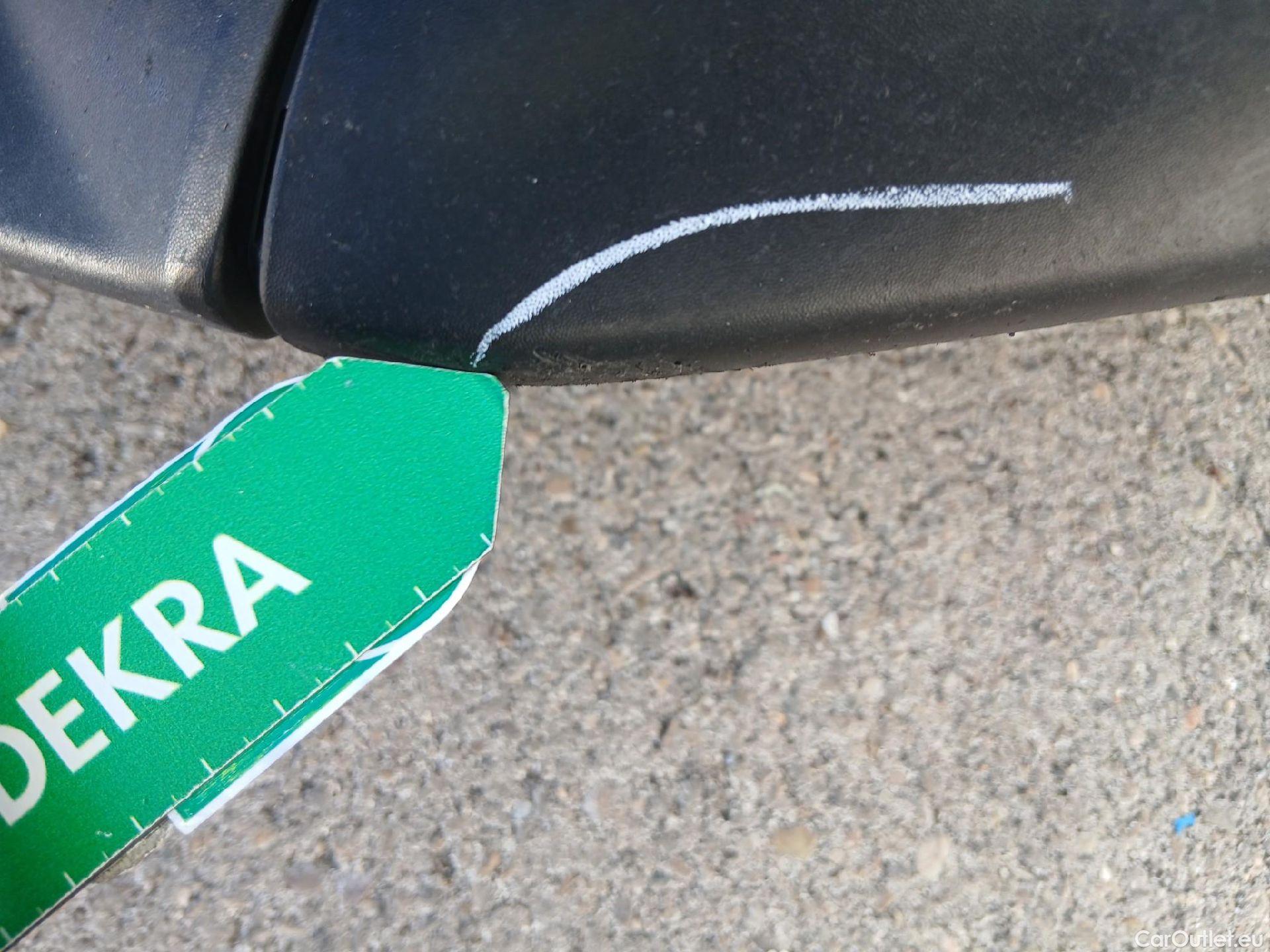  DS  DS7 DS DS 7 Crossback / 2017 / 5P / todoterreno BlueHDi DE 96kW (130CV) BE CHIC #17