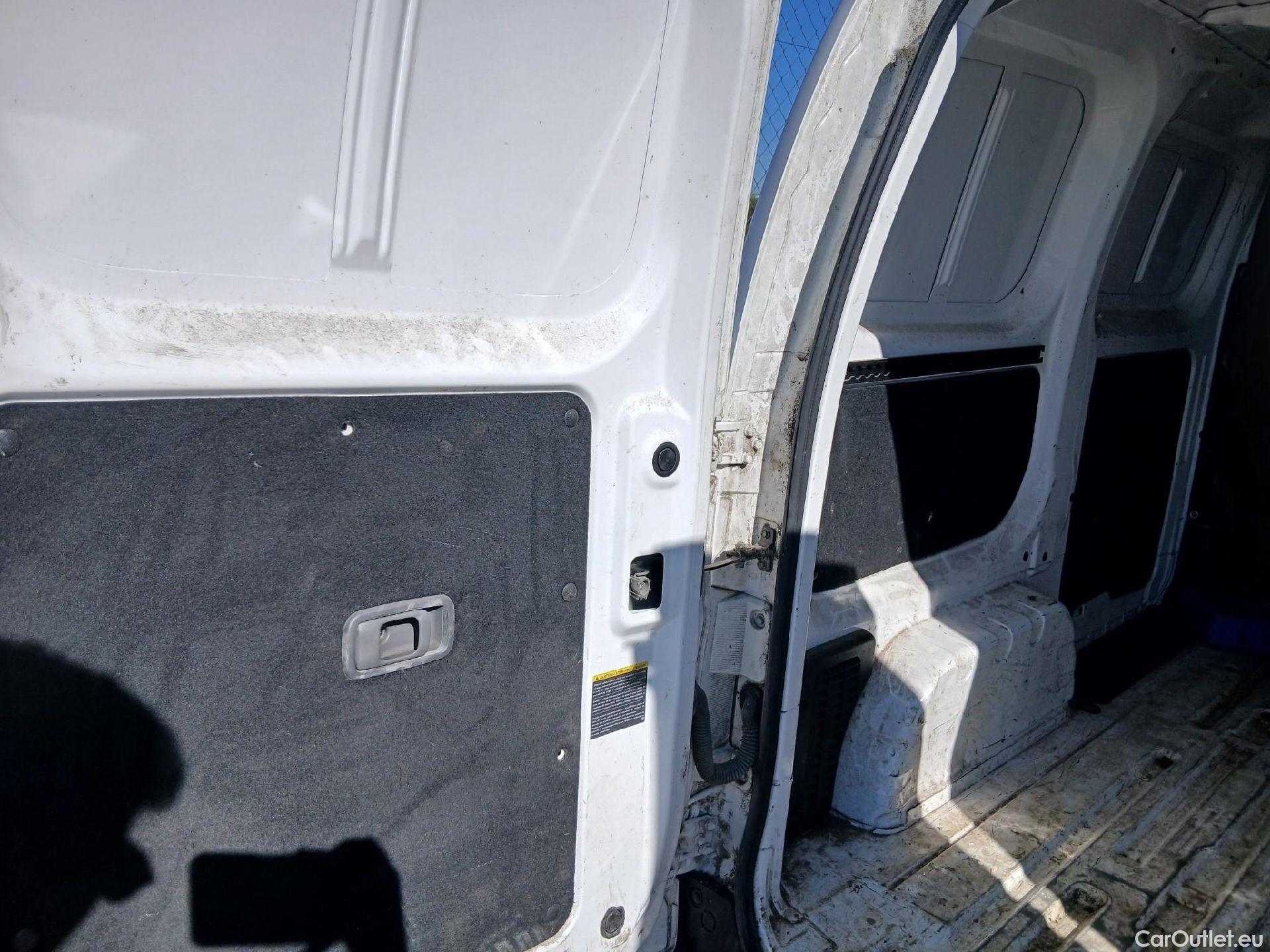  Nissan  NV200 NISSAN e- / 2009 / 4P / furgón Furgón 4p 40 kWh PROFESIONAL #3