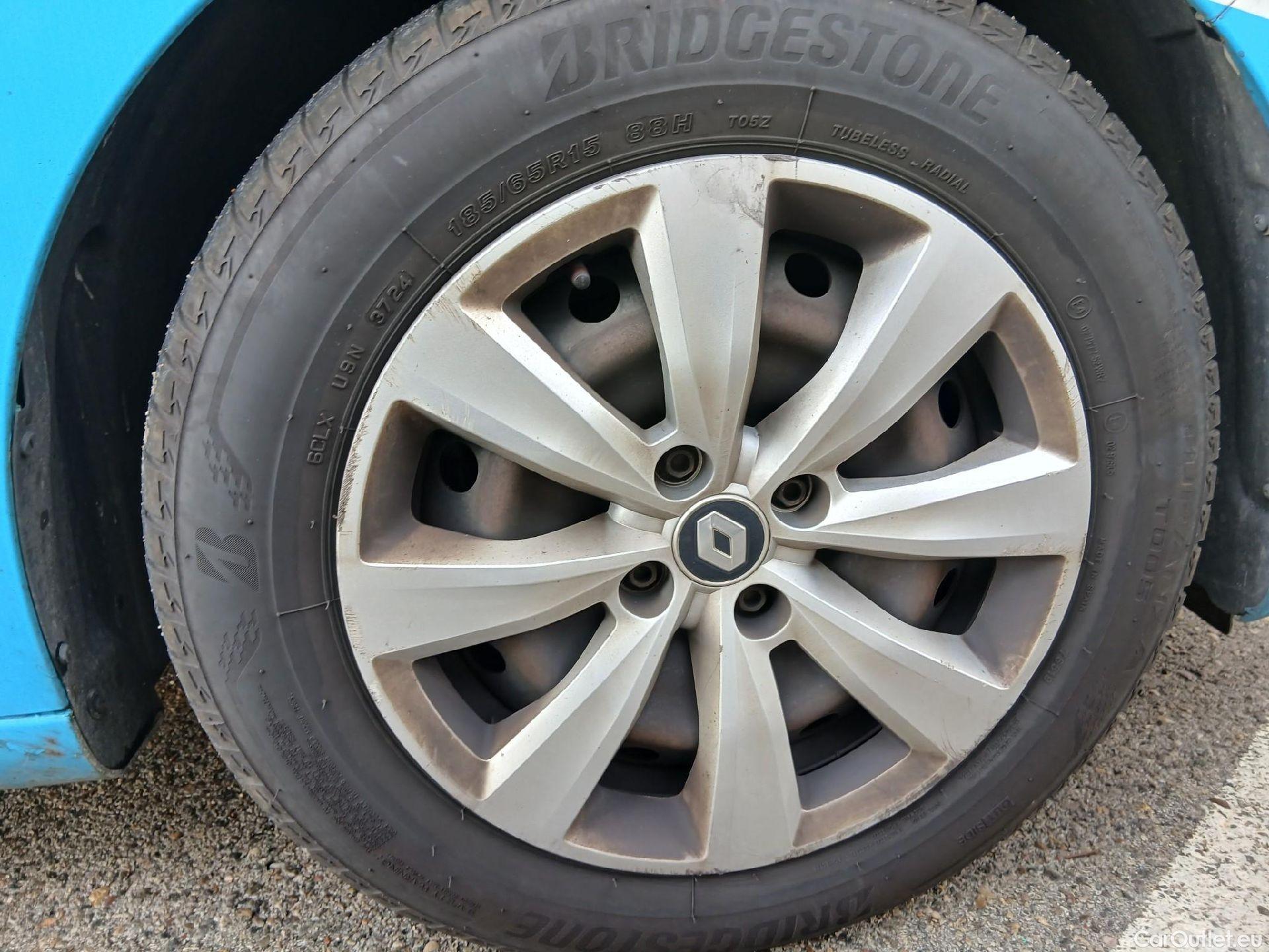  Renault  Clio RENAULT  / 2019 / 5P / berlina con portón Business TCe 74 kW (100CV) GLP #34