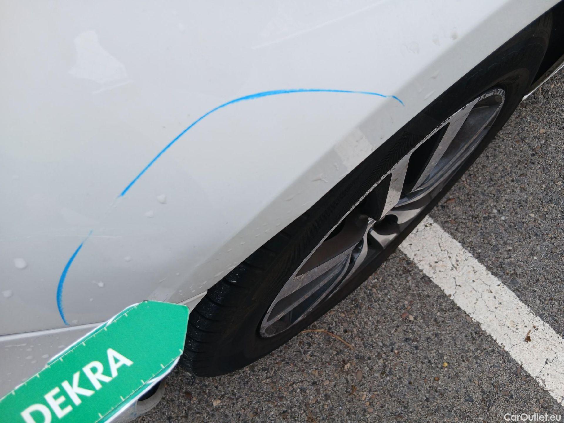  Peugeot  308 PEUGEOT  / 2017 / 5P / familiar SW Style BlueHDi 130 S&S #20