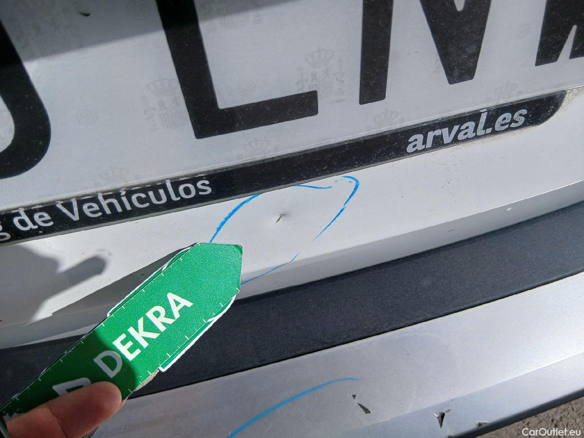  Peugeot  2008 PEUGEOT  / 2019 / 5P / todoterreno Allure Pack BlueHDI 81kW (110CV) (AC) #14