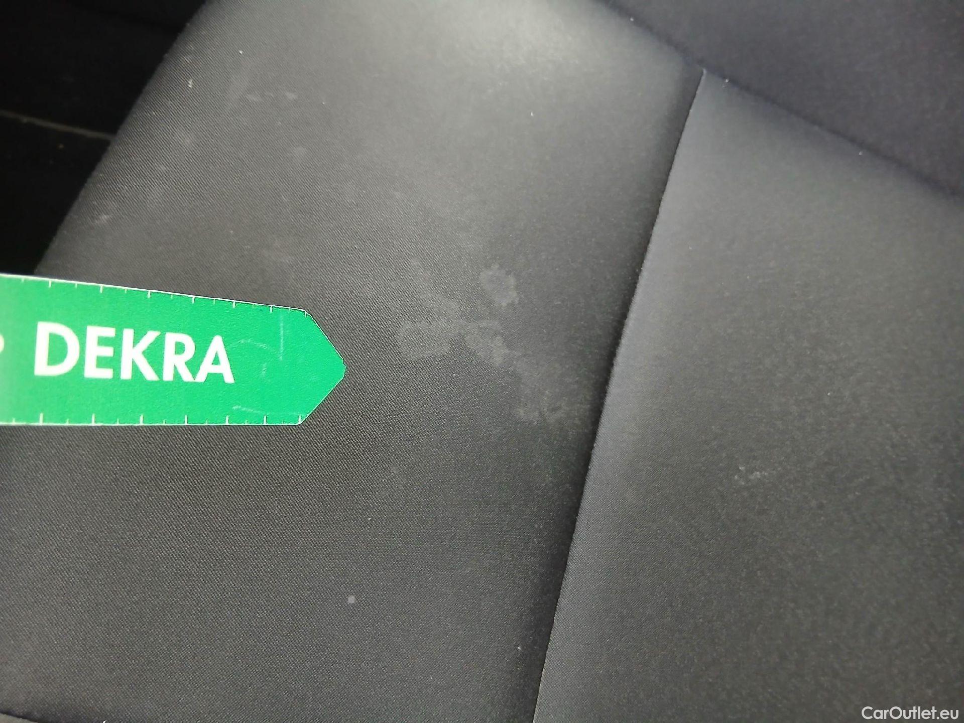  Renault  Clio RENAULT  / 2019 / 5P / berlina con portón Business TCe 74 kW (100CV) GLP #14