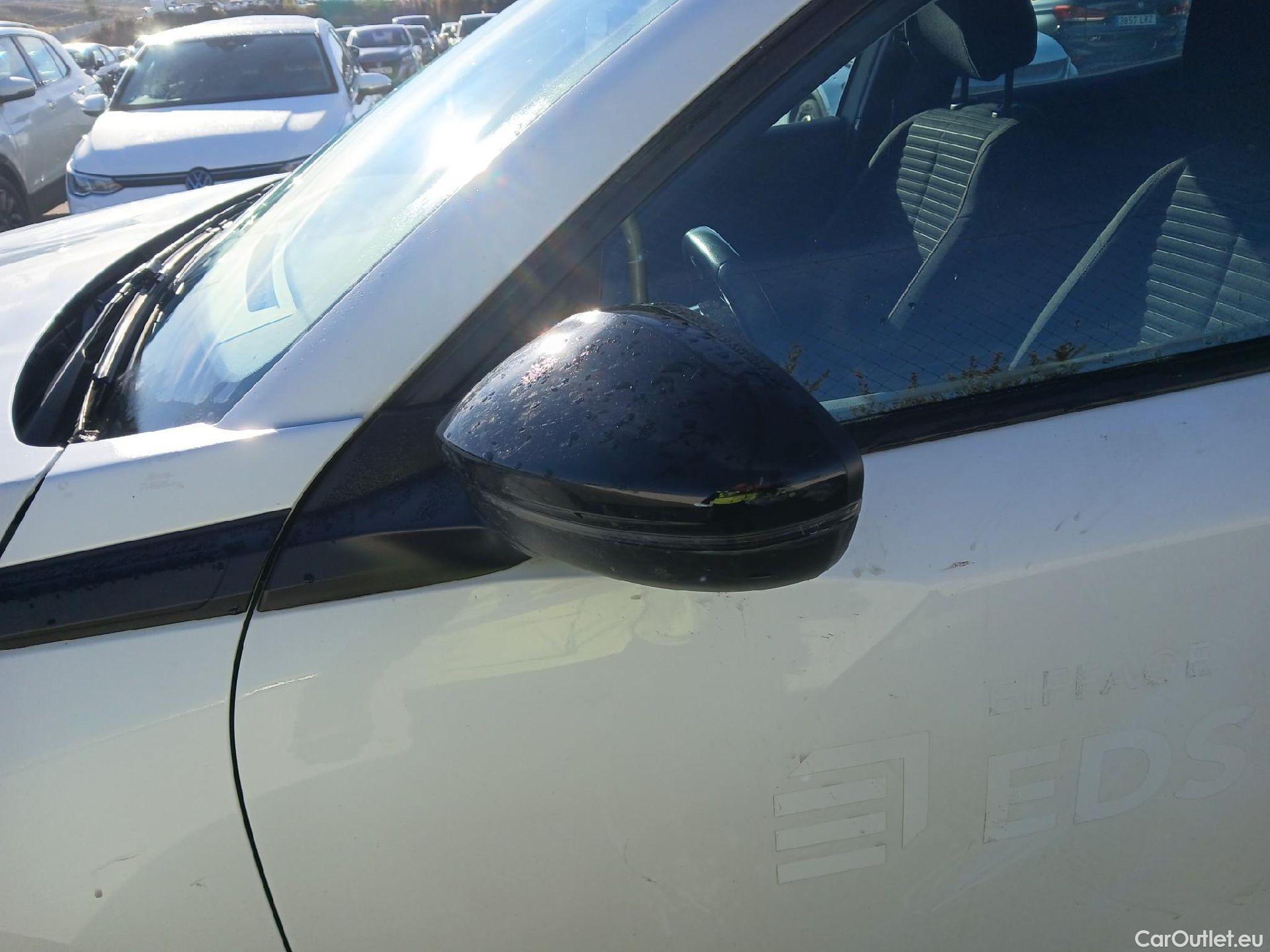  Peugeot  2008 PEUGEOT  / 2019 / 5P / todoterreno Active BlueHDI 81kW (110CV) #10