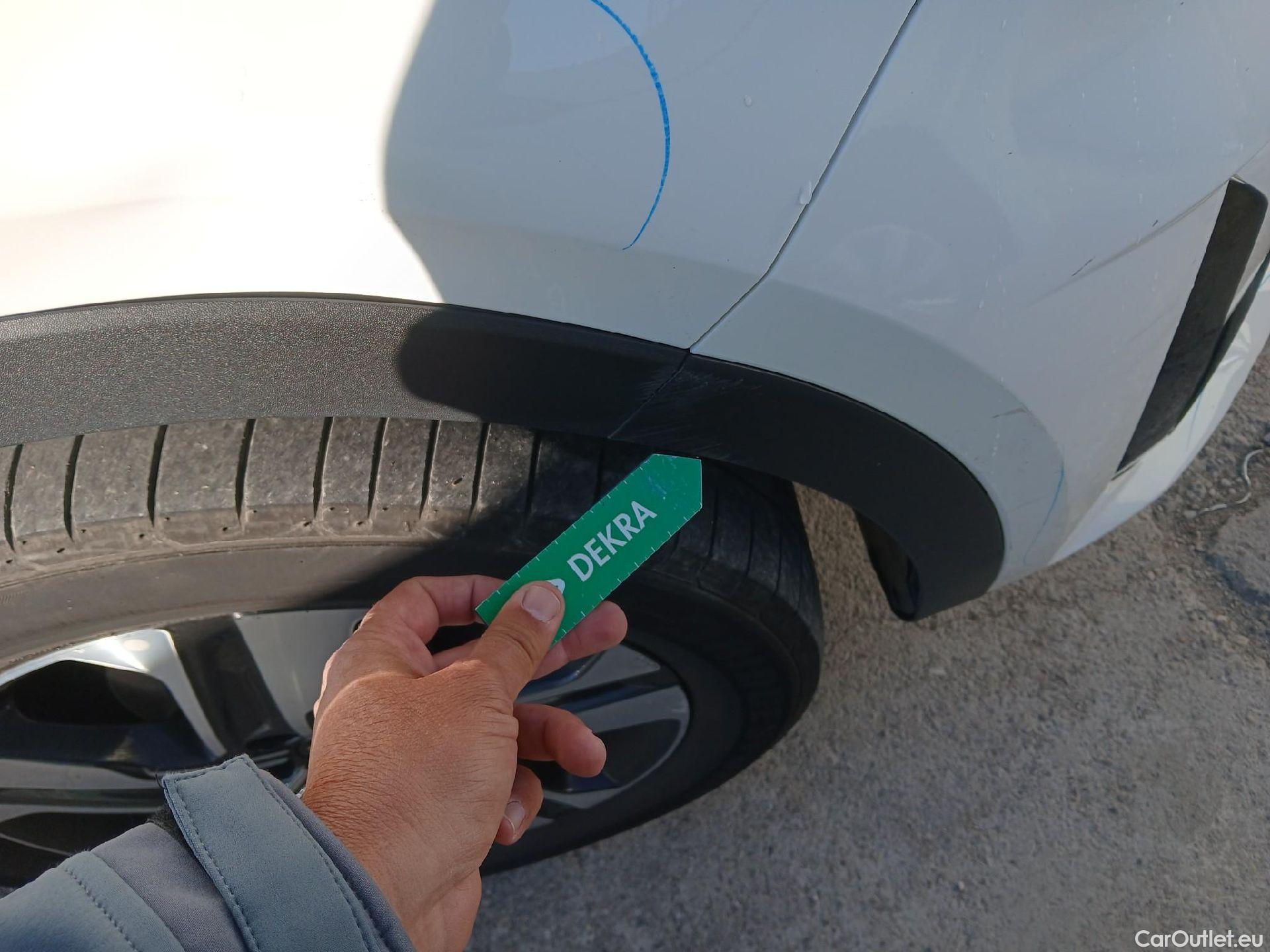  KIA  Sorento KIA  / 2020 / 5P / todoterreno 1.6 T-GDi HEV Emotion 4x4 7pl #30