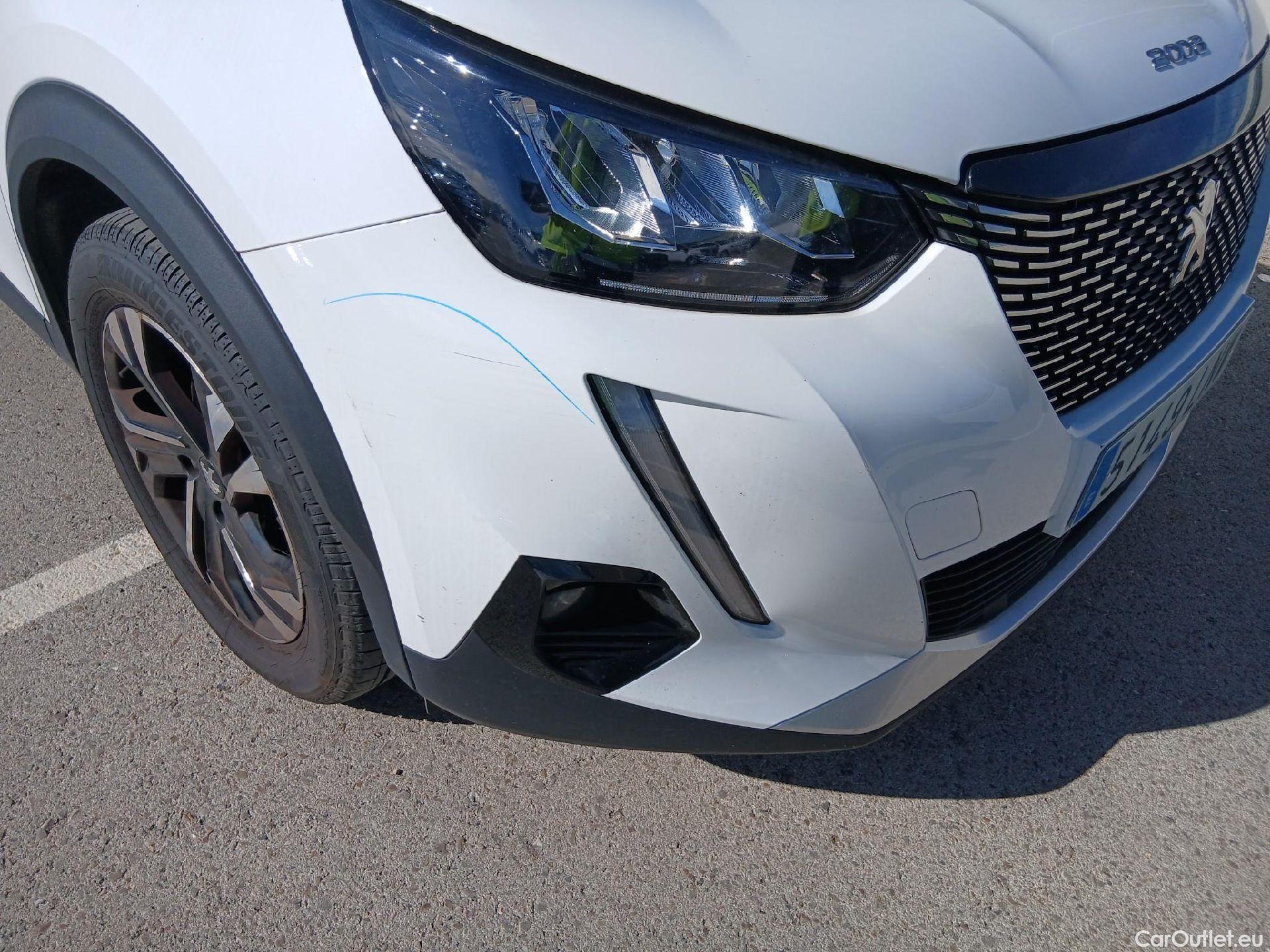  Peugeot  2008 PEUGEOT  / 2019 / 5P / todoterreno Allure Pack BlueHDI 81kW (110CV) (AC) #9