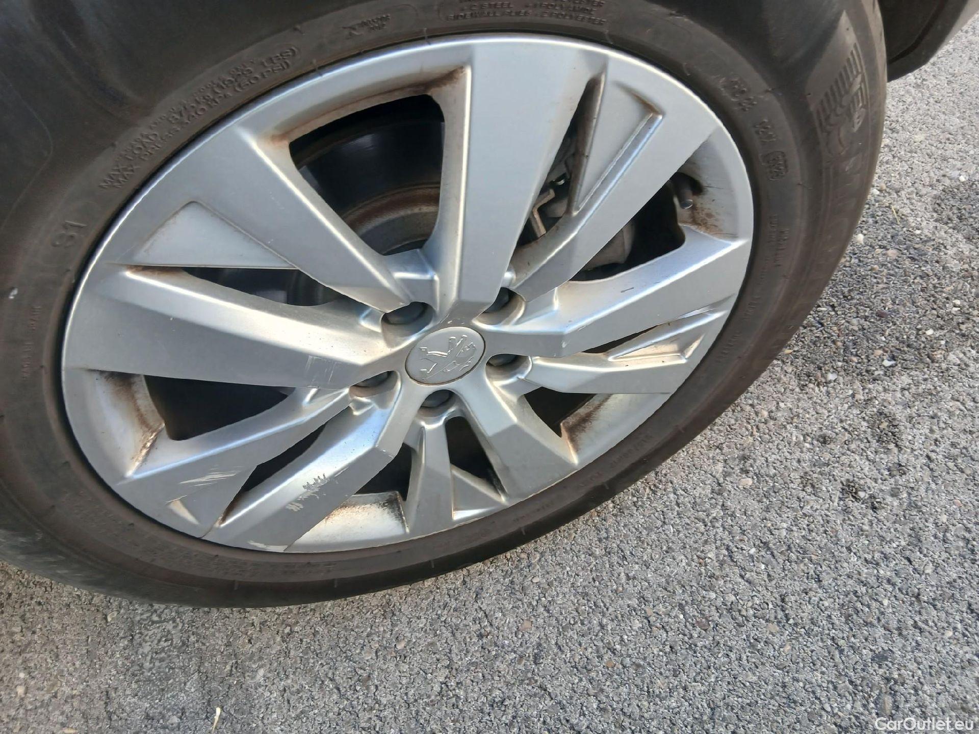  Peugeot  3008 PEUGEOT  / 2020 / 5P / todoterreno 1.5 BlueHDi 96kW (130CV) S&S Active Pack (CM) #28