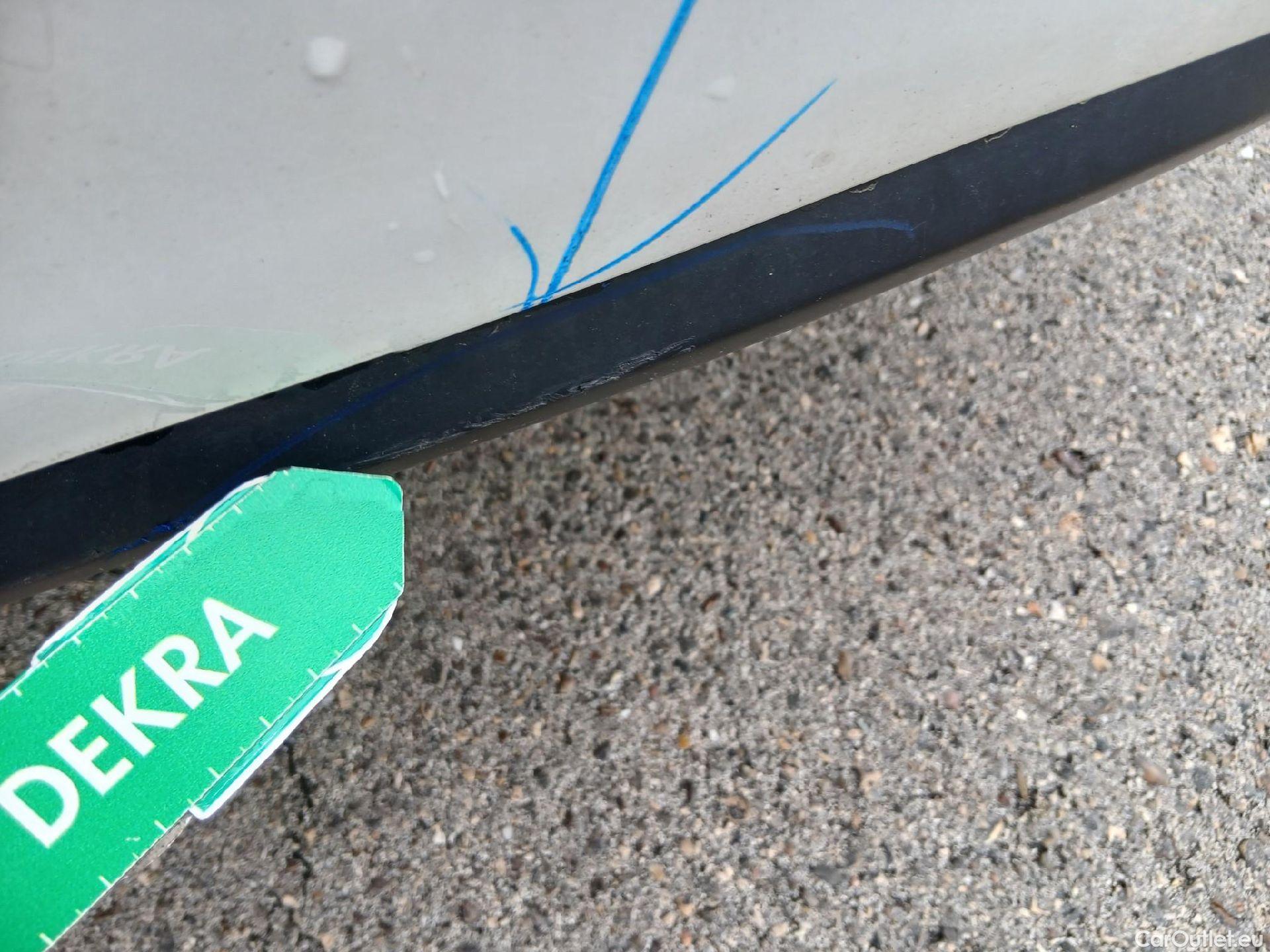  Peugeot  308 PEUGEOT  / 2017 / 5P / familiar SW Style BlueHDi 130 S&S #26