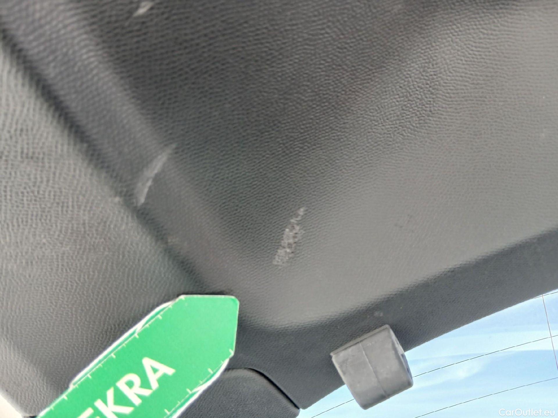  Peugeot  2008 PEUGEOT  / 2019 / 5P / todoterreno Allure Pack BlueHDI 81kW (110CV) (AC) #2