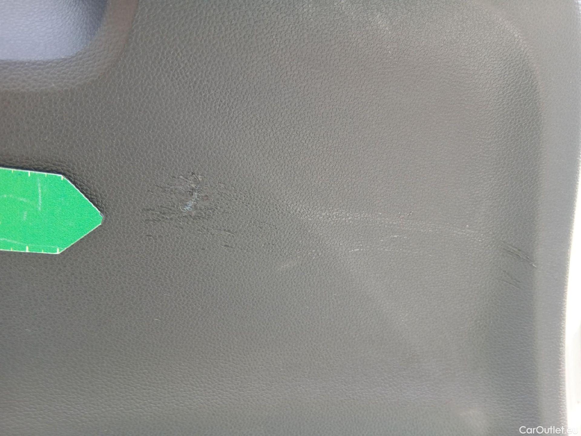  Renault  Clio RENAULT  / 2019 / 5P / berlina con portón Business TCe 74 kW (100CV) GLP #23