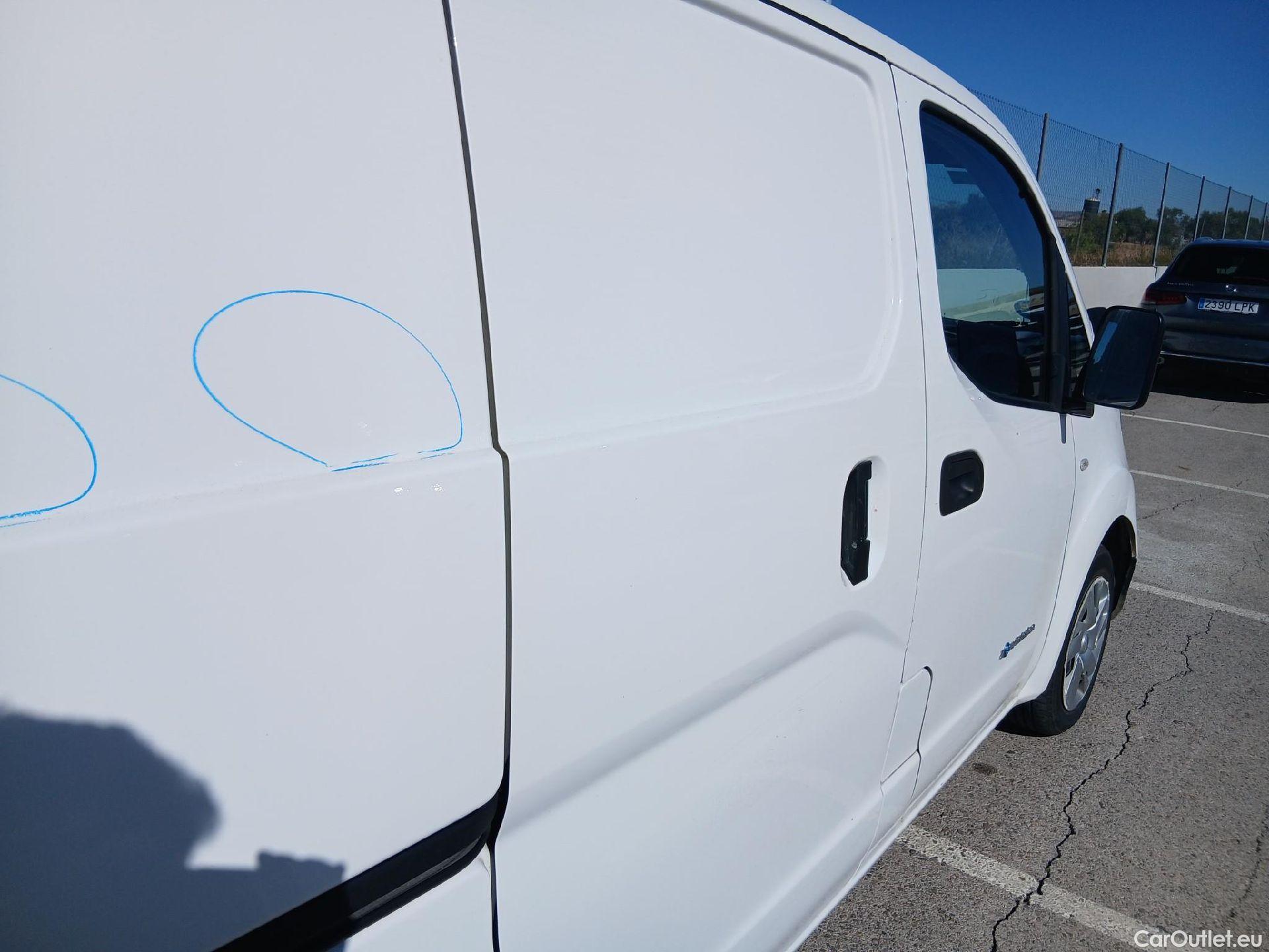  Nissan  NV200 NISSAN e- / 2009 / 4P / furgón Furgón 4p 40 kWh PROFESIONAL #36